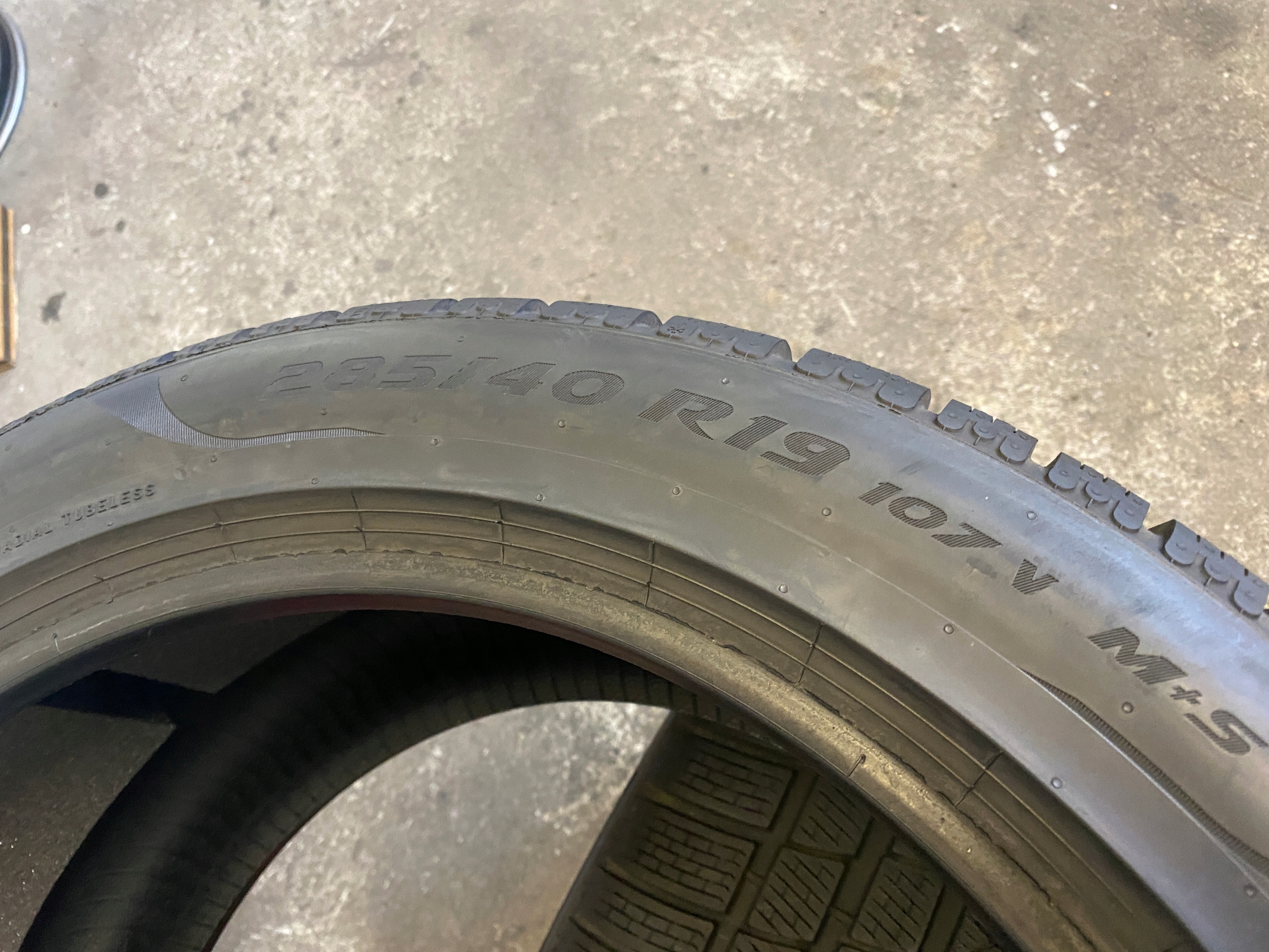 2 tyres winter 285/40R19 Pirelli P ZERO Winter 7mm 2022r