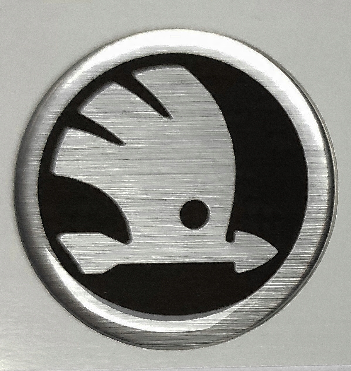 

Emblemat Logo Znaczek Srebrne-chrom 3D Skoda 90 mm