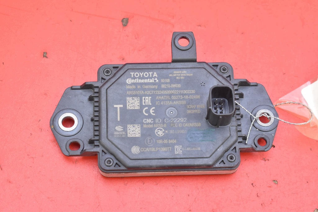 Sensor RADAR DISTRONIC 88210-0W030 TOYOTA YARIS 4 IV GR 20-24
