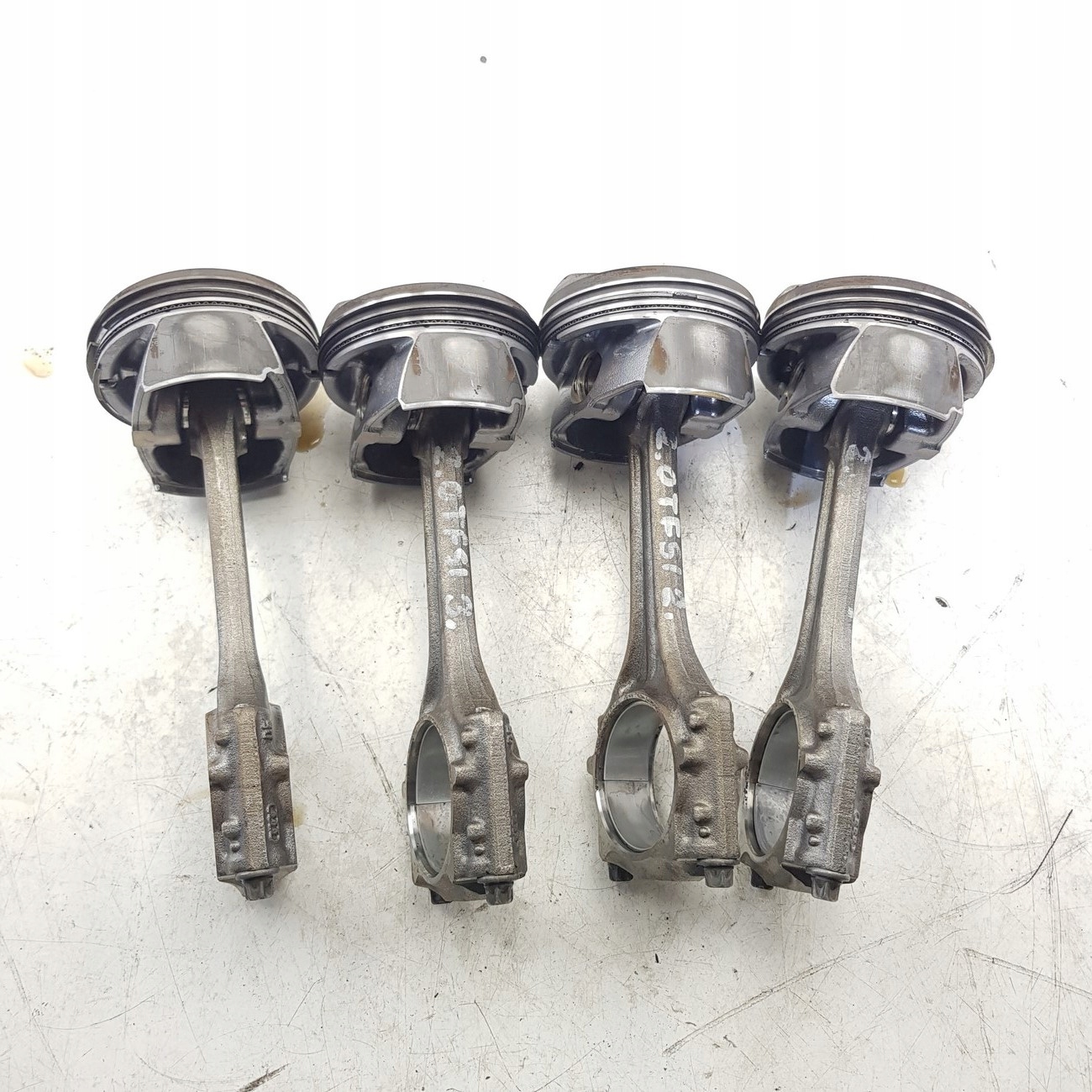 TŁOK TŁOKI KORBOWÓD AUDI 2.0 FSI Producent części Audi OE