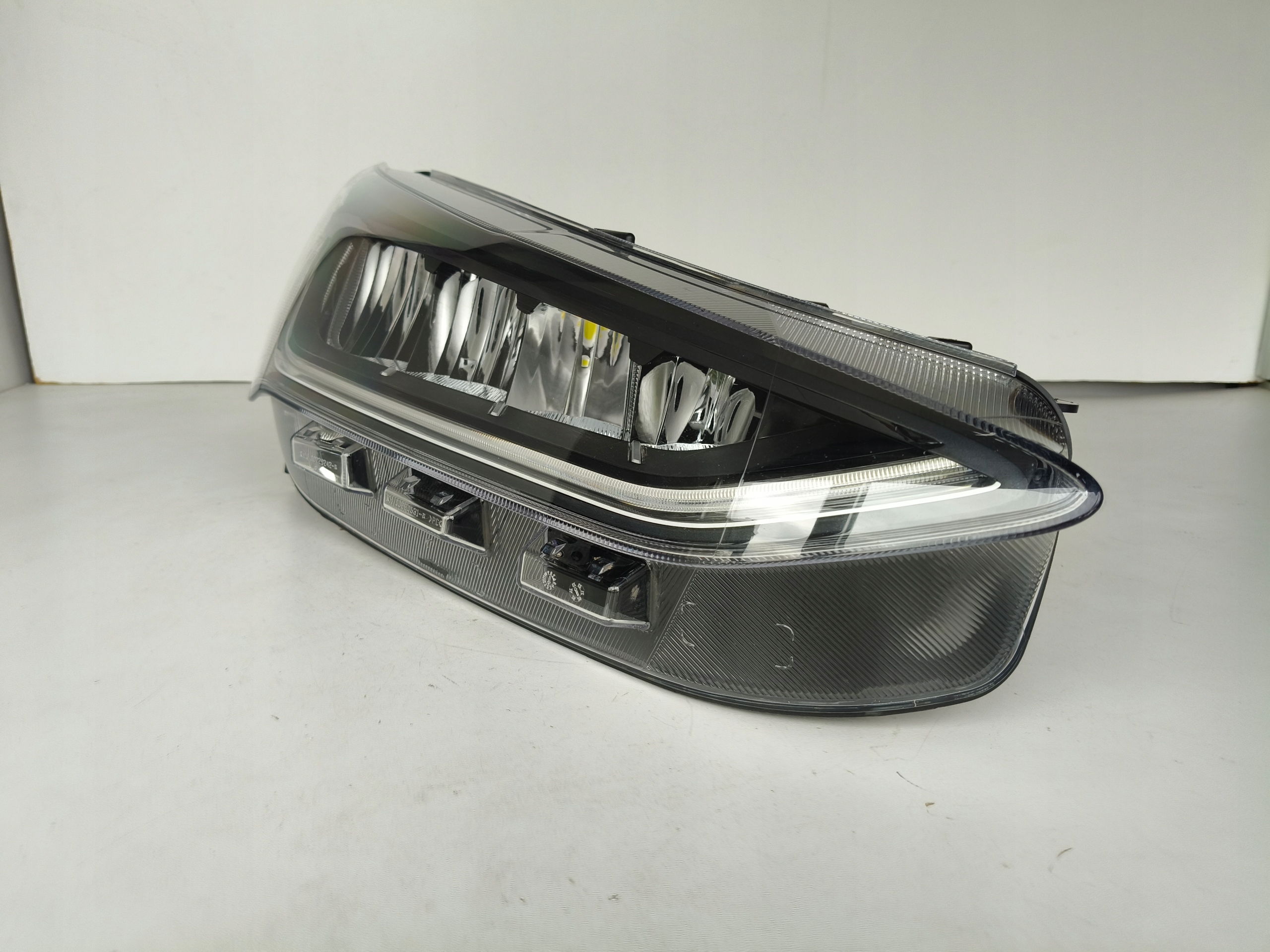 light right REFLEKTOR FORD FOCUS MK4 22- LIFT FULL LED