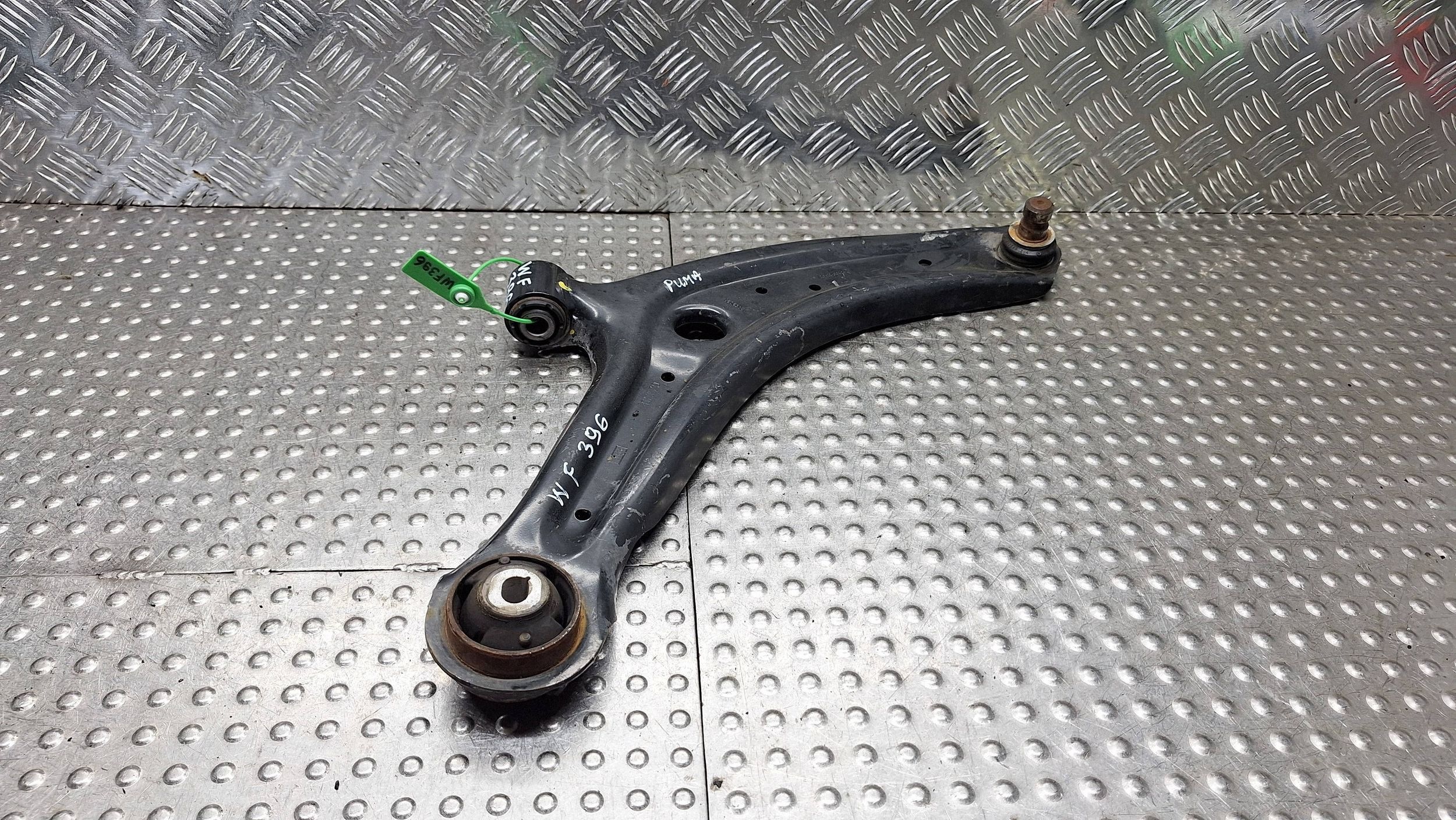 rameno pravý predok L1TC-3042-AB FORD PUMA MK2