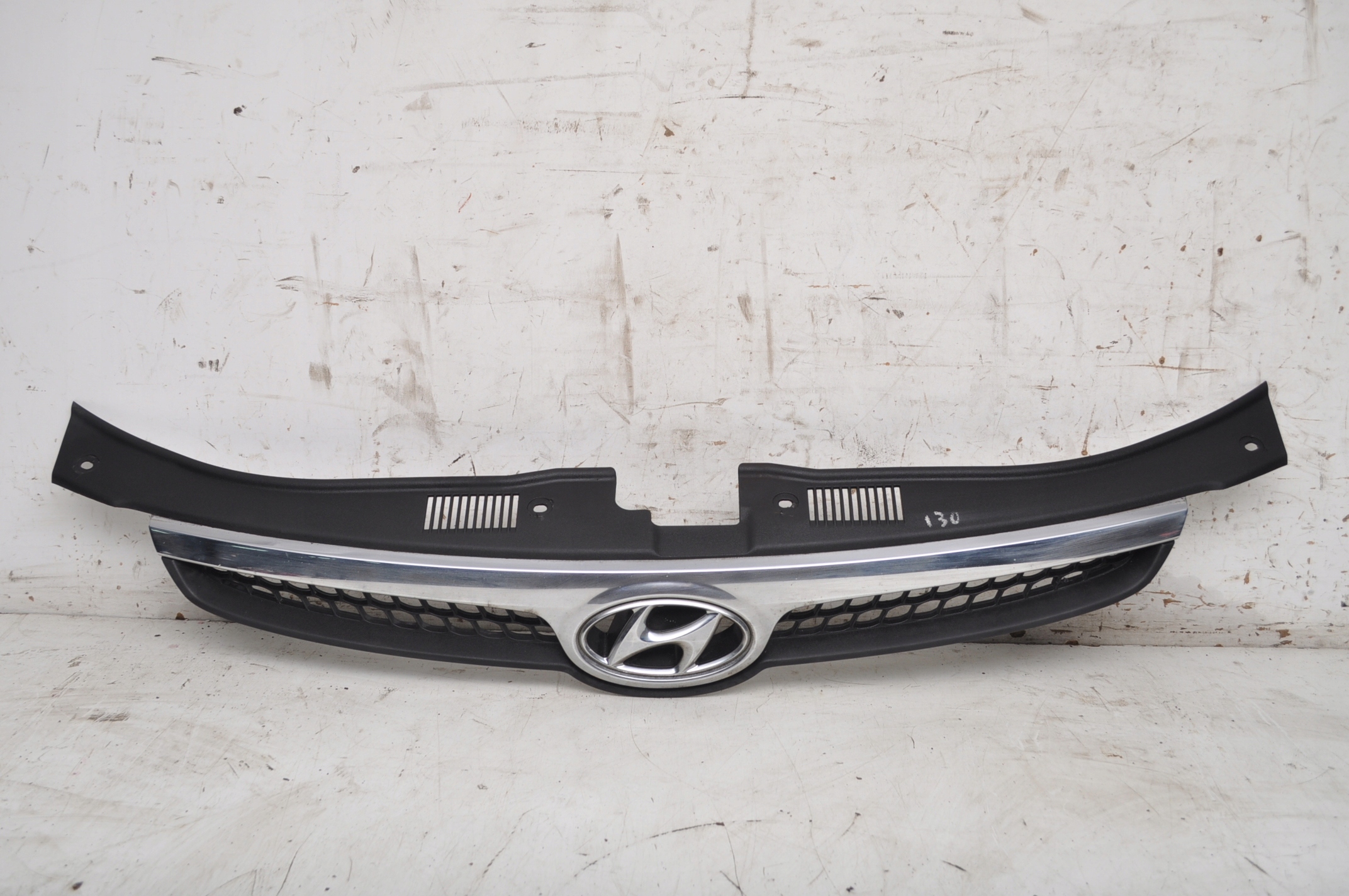 HYUNDAI i30 решітка радіатора