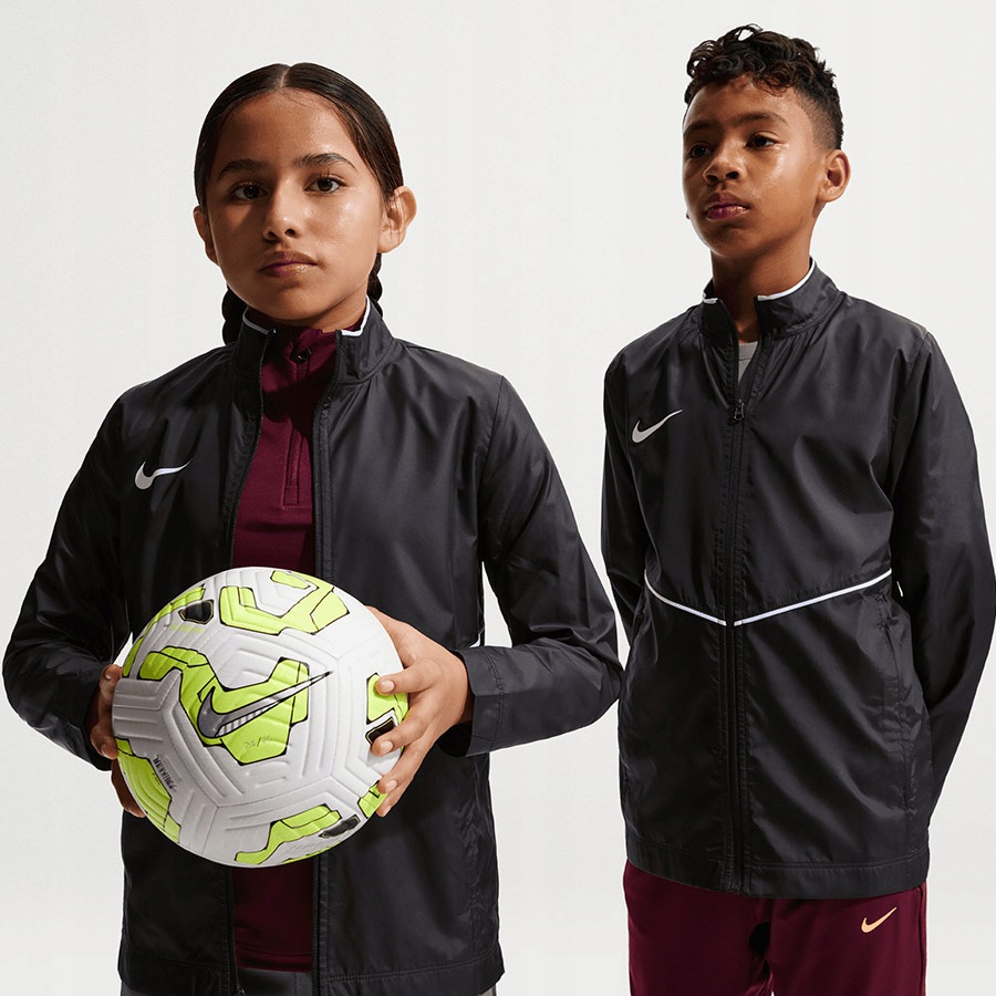 Kurtka Nike Park 26 Junior HM7269-010 czarny M (137-147cm)
