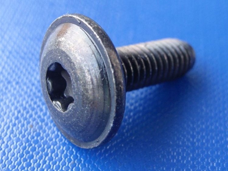 5x ŚRUBA M6 x 18 TORX CZARNA Numer katalogowy części C60456x5