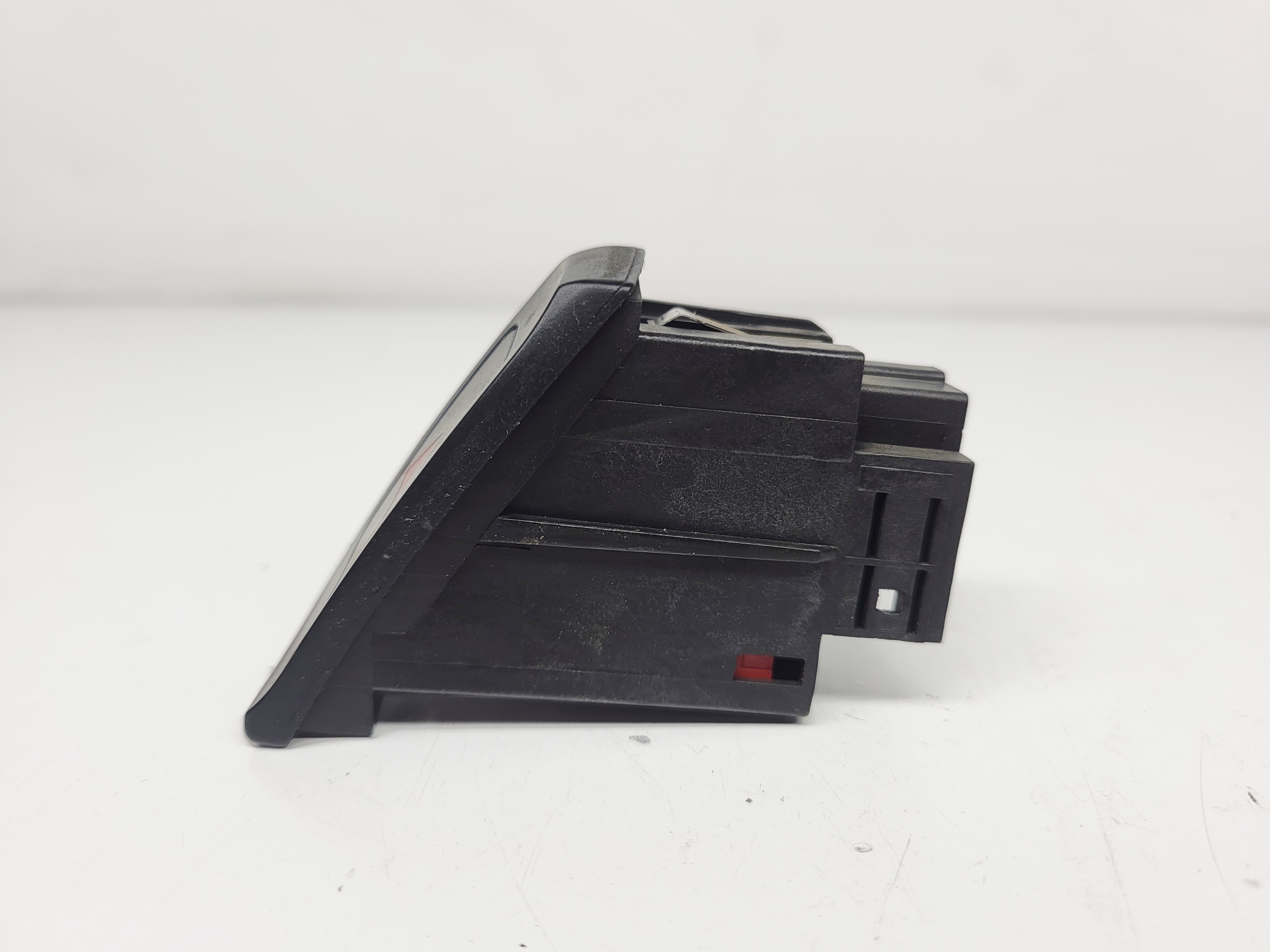 switch light switch of warning lights AUDI A4 B8 8K1941509 europa