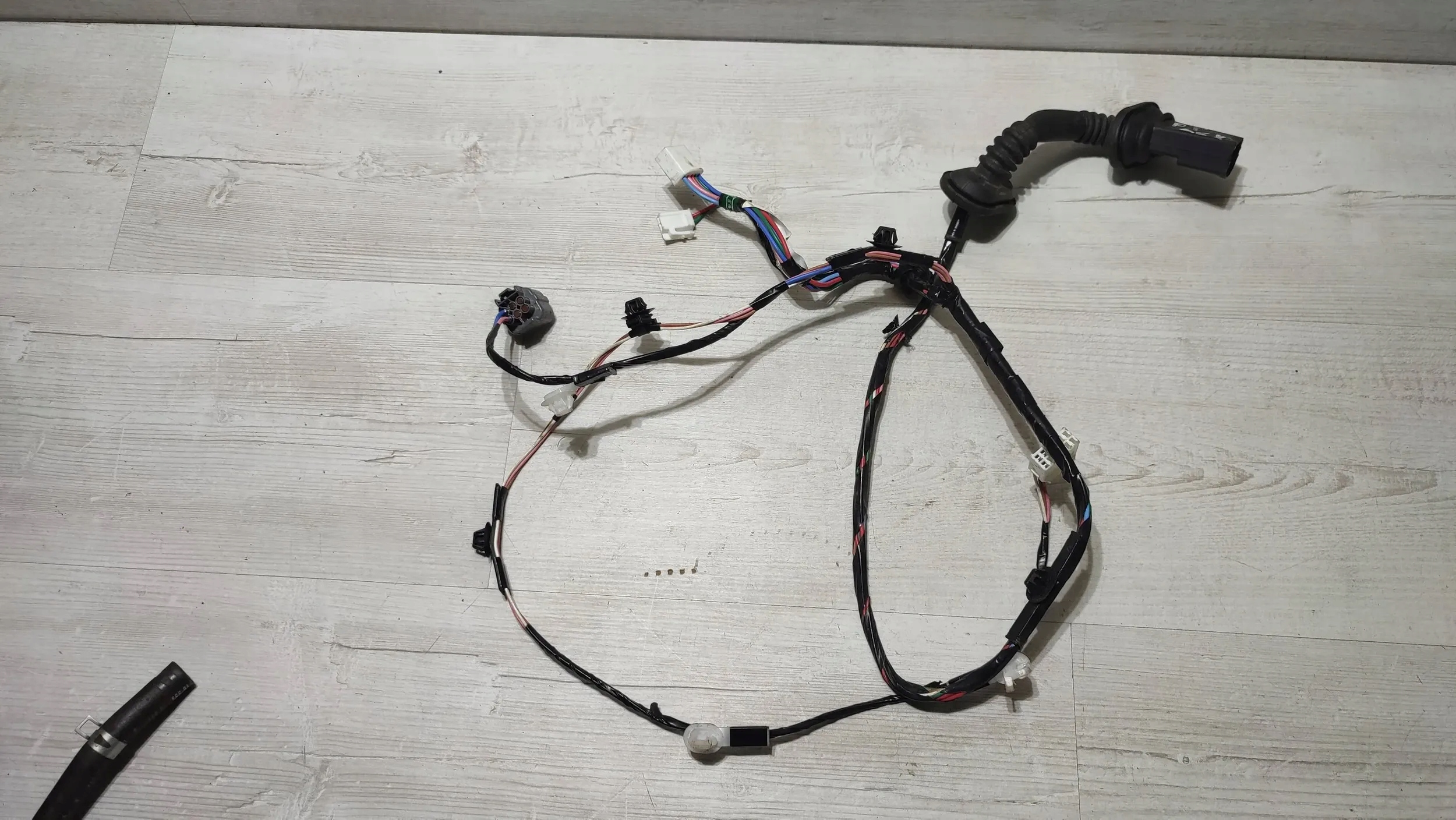 Mitsubishi ASX 18r. 1.6DiD rear part side right bundle przewodow door