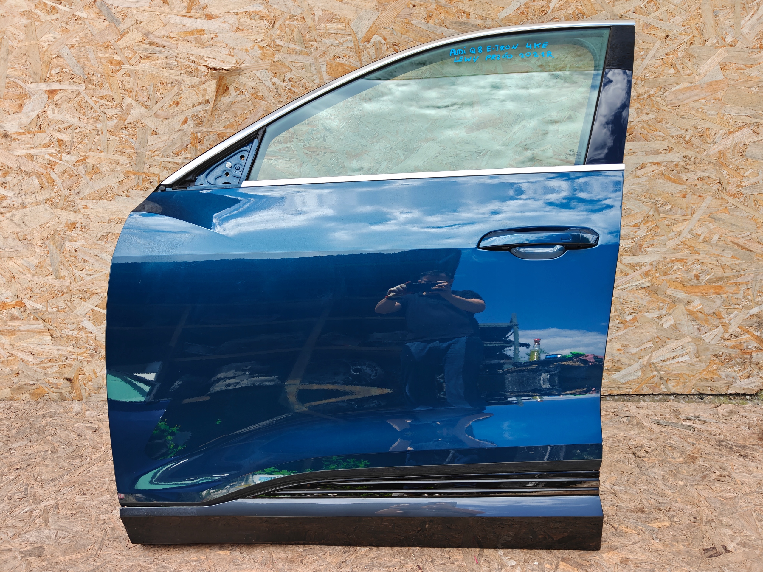door complete left front left front AUDI Q8 E-TRON 4KE 2020R