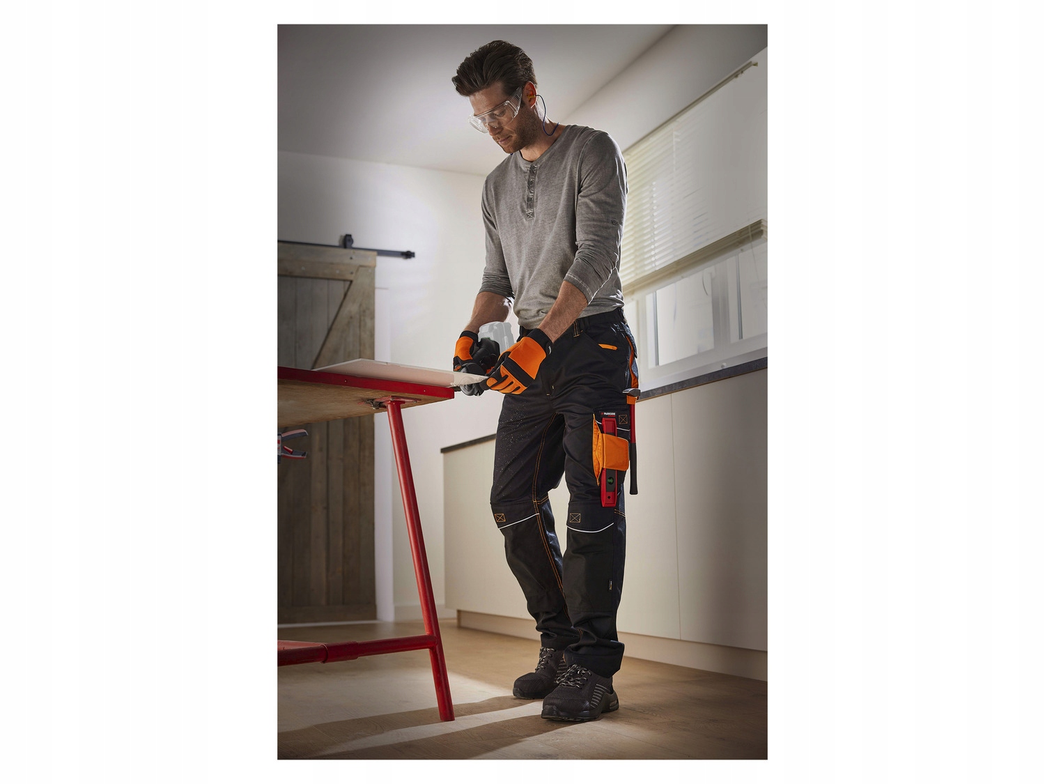 Parkside Akkumulátoros sarokcsiszoló Ø76mm 20V BŐRÖND TÁRCSA Csiszoló rögzítési módja rögzítőanyás