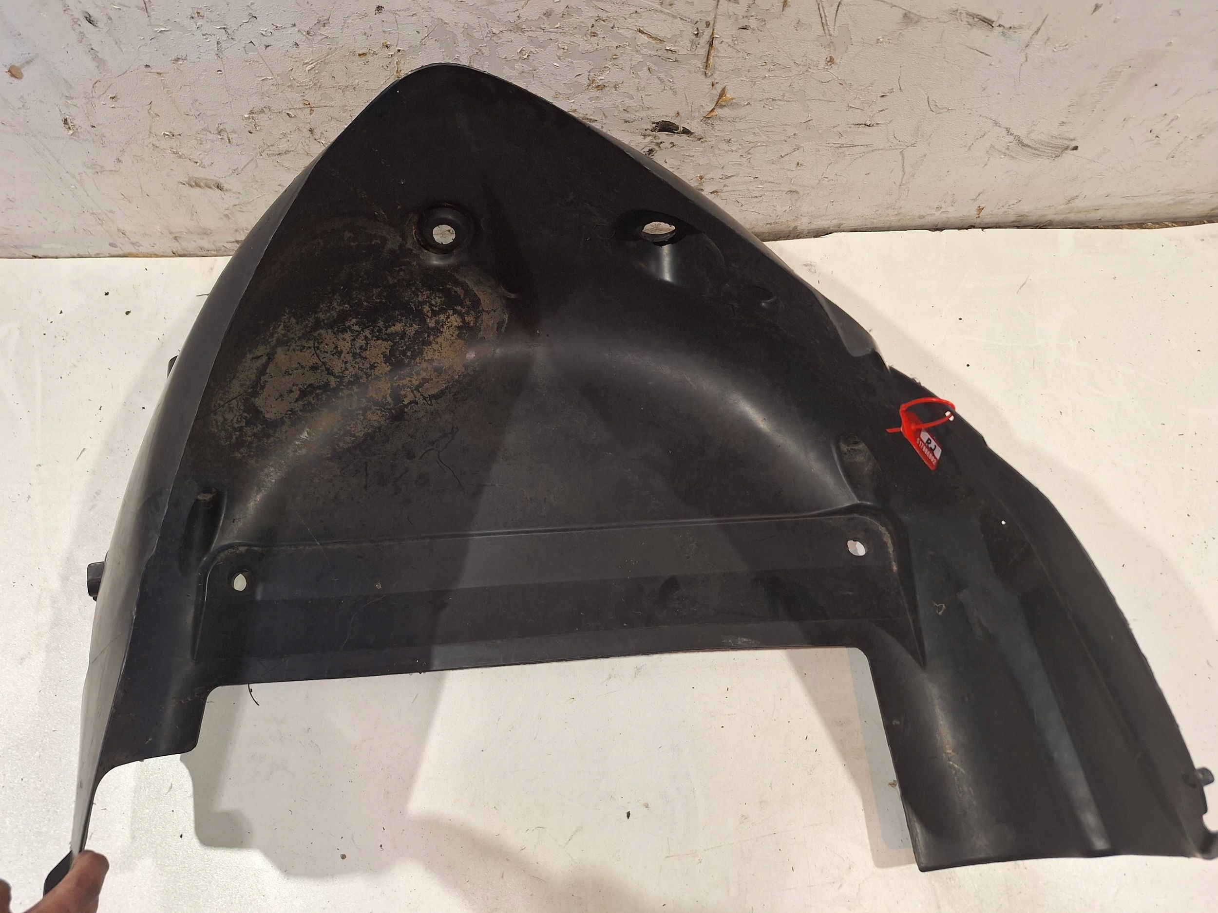 mudguard right rear part 93867908 RENAULT TRAFIC III VIVARO B 14