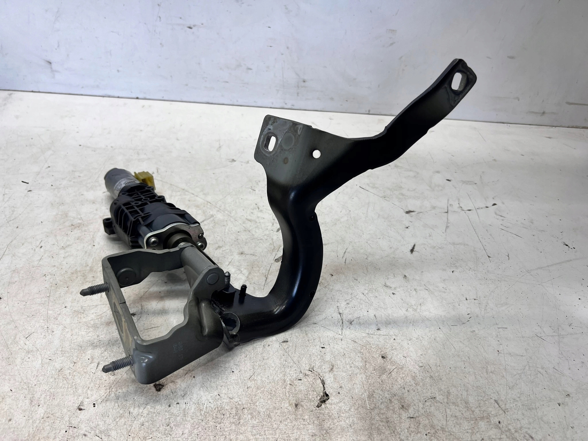 hinge SILNIKCZEK bonnet rear part left AUDI A6 C8 4K9827851B 4K9827299A