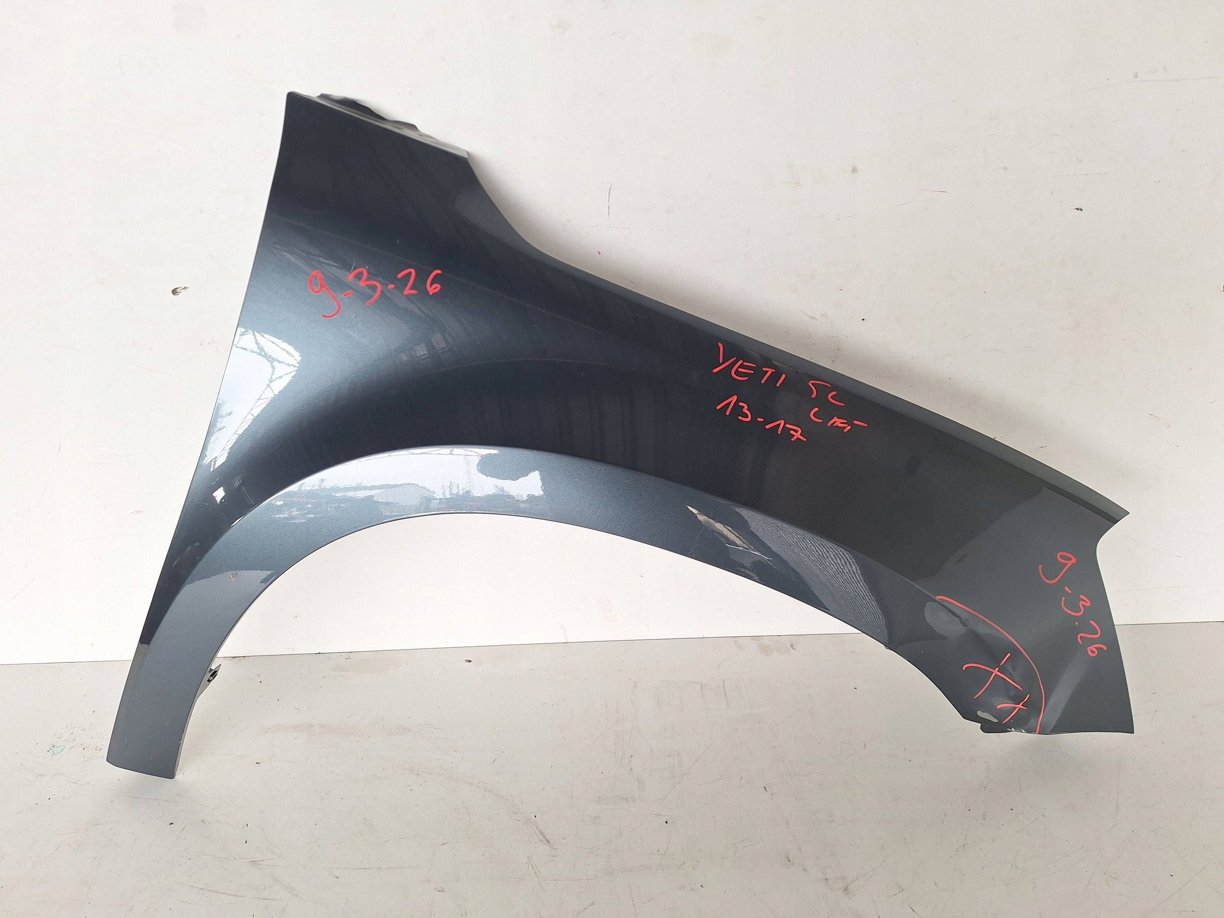 SKODA YETI 5L LIFT 13-17 parafango Destra LF7Y