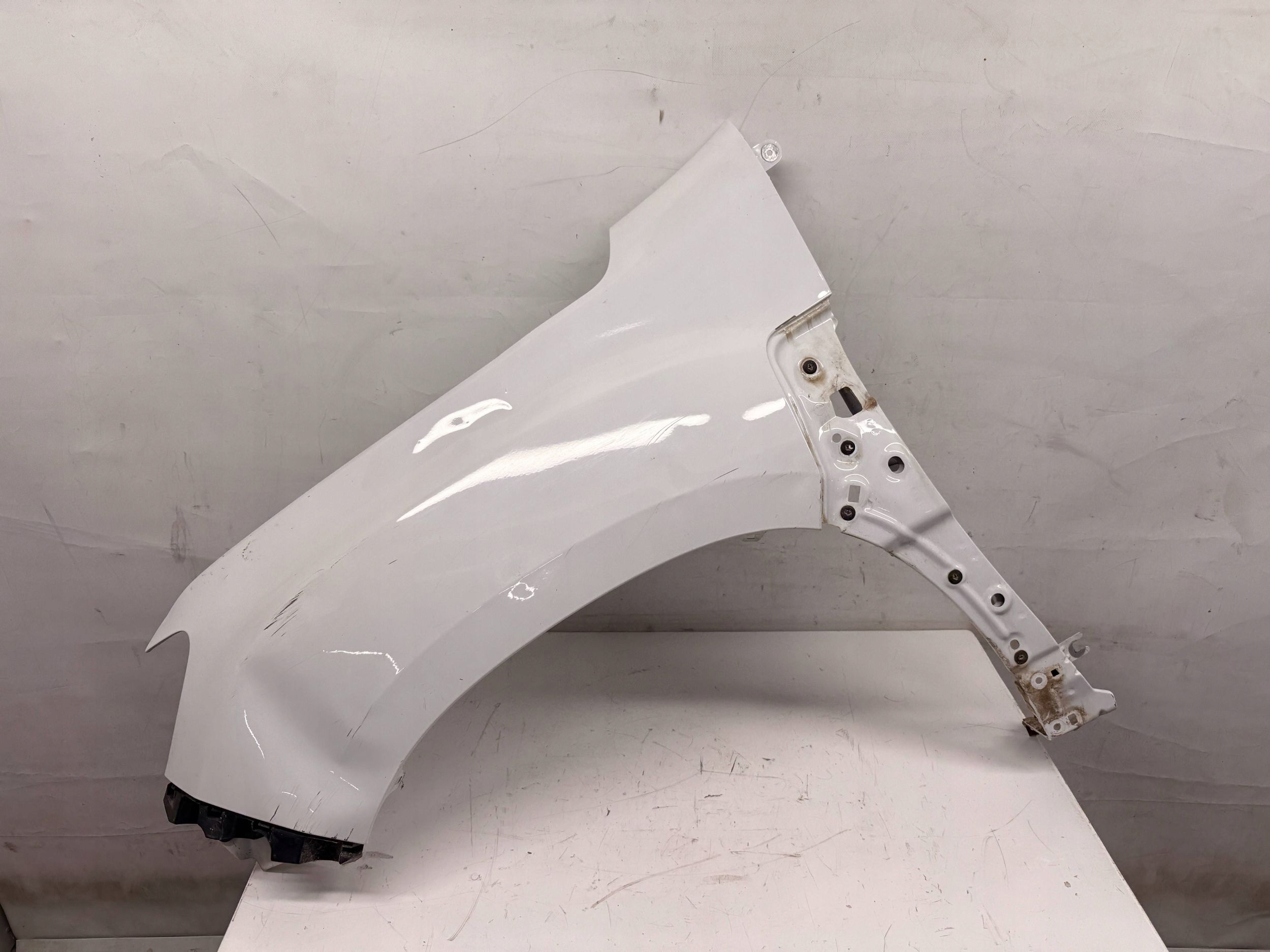 Dacia Duster II fender left front front DV369