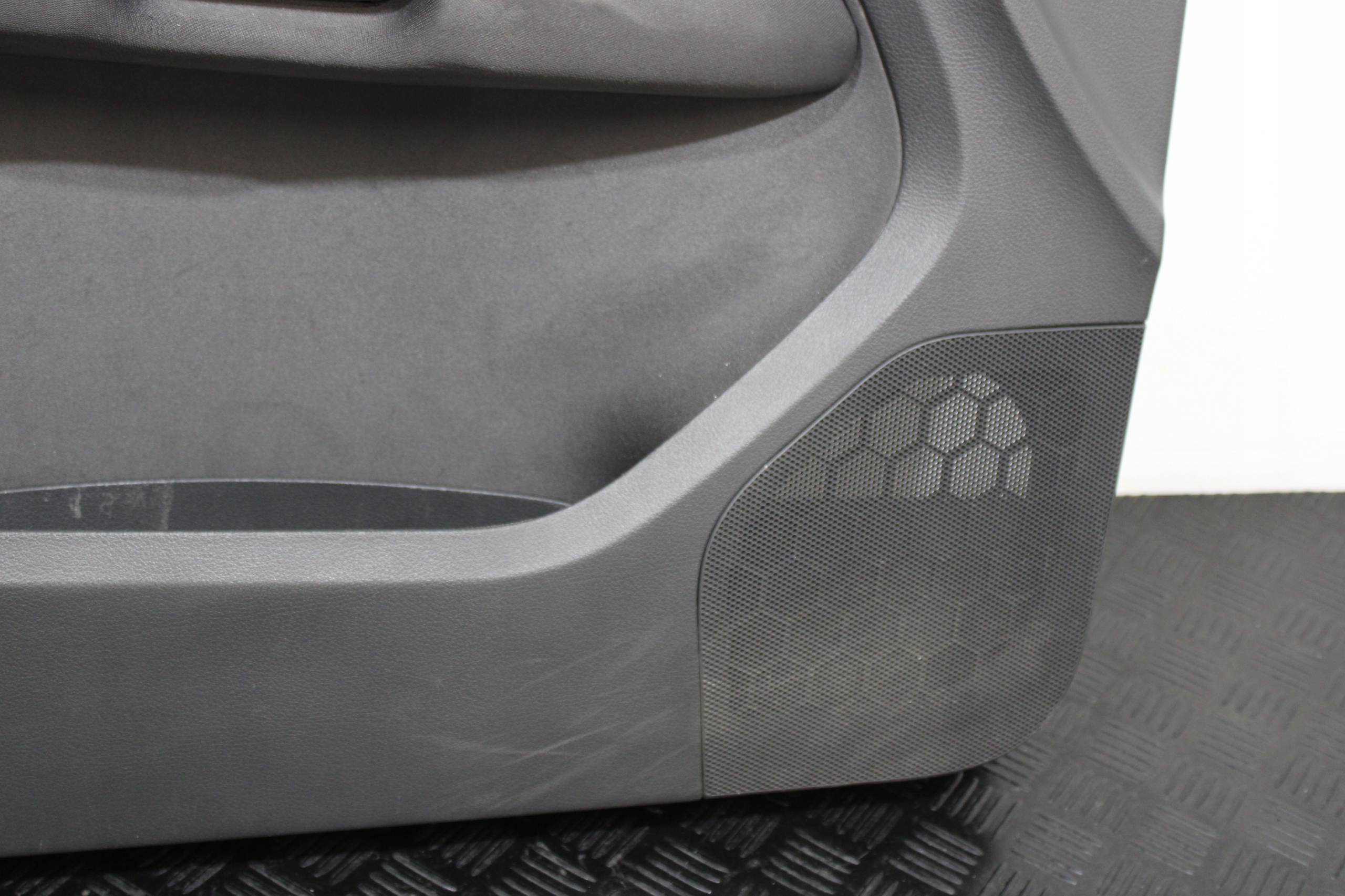 upholstery side door left front VW TOURAN 1T3 1T0 LIFT