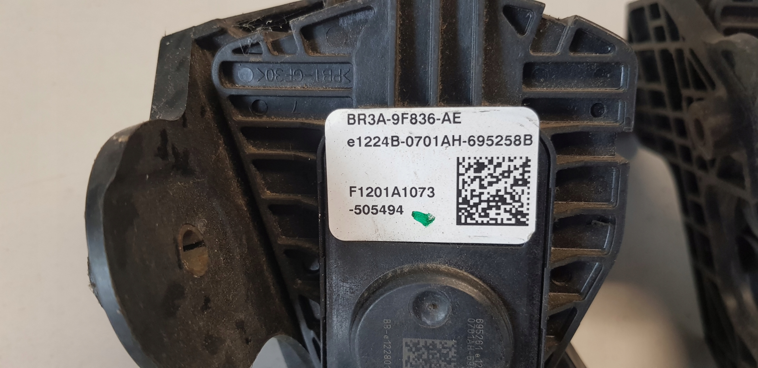 FORD MUSTANG 2010 2014 3.7 accelerator pedal BR3A-9F836