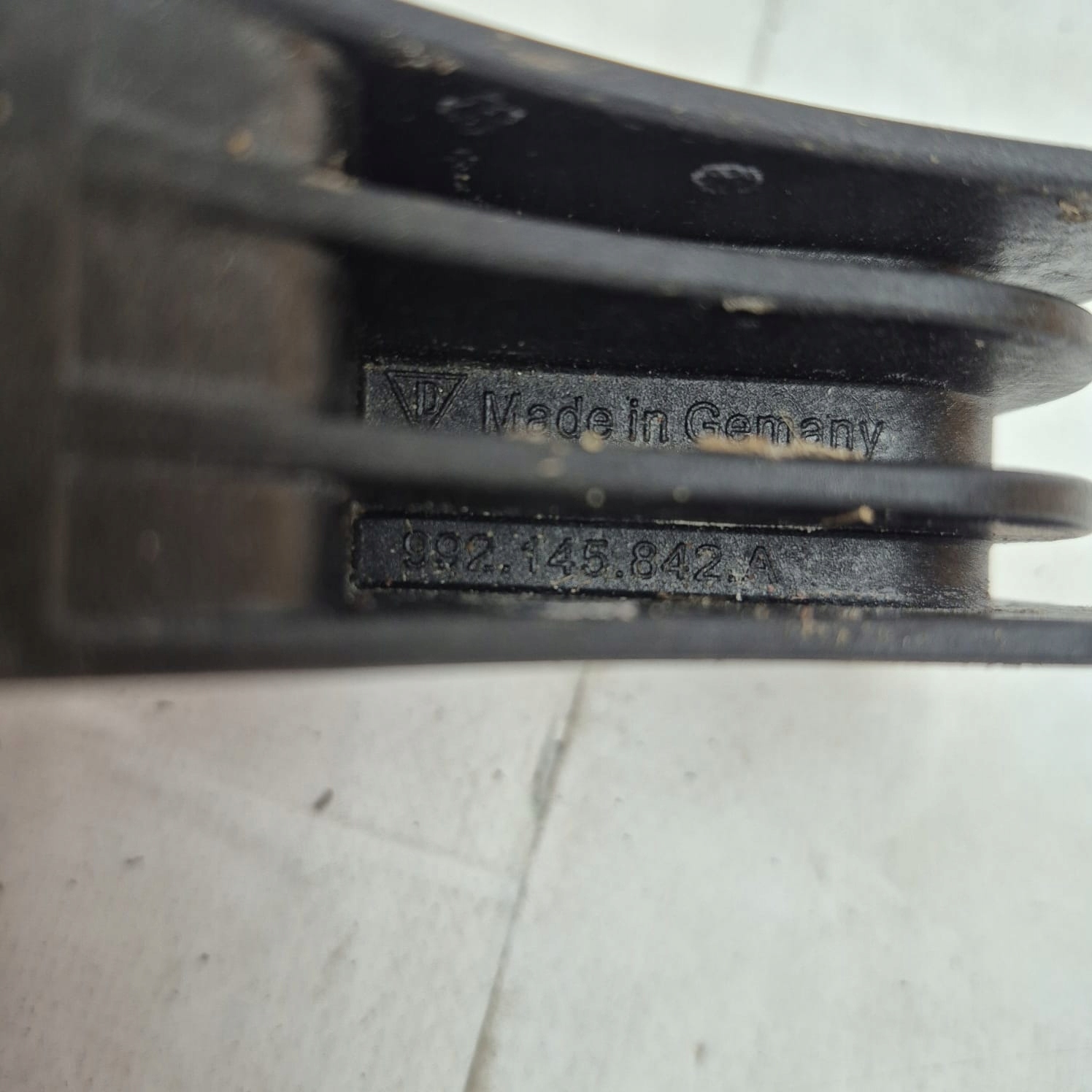 PORSCHE CARERRA 911 992 console bracket radiator air 992145842A