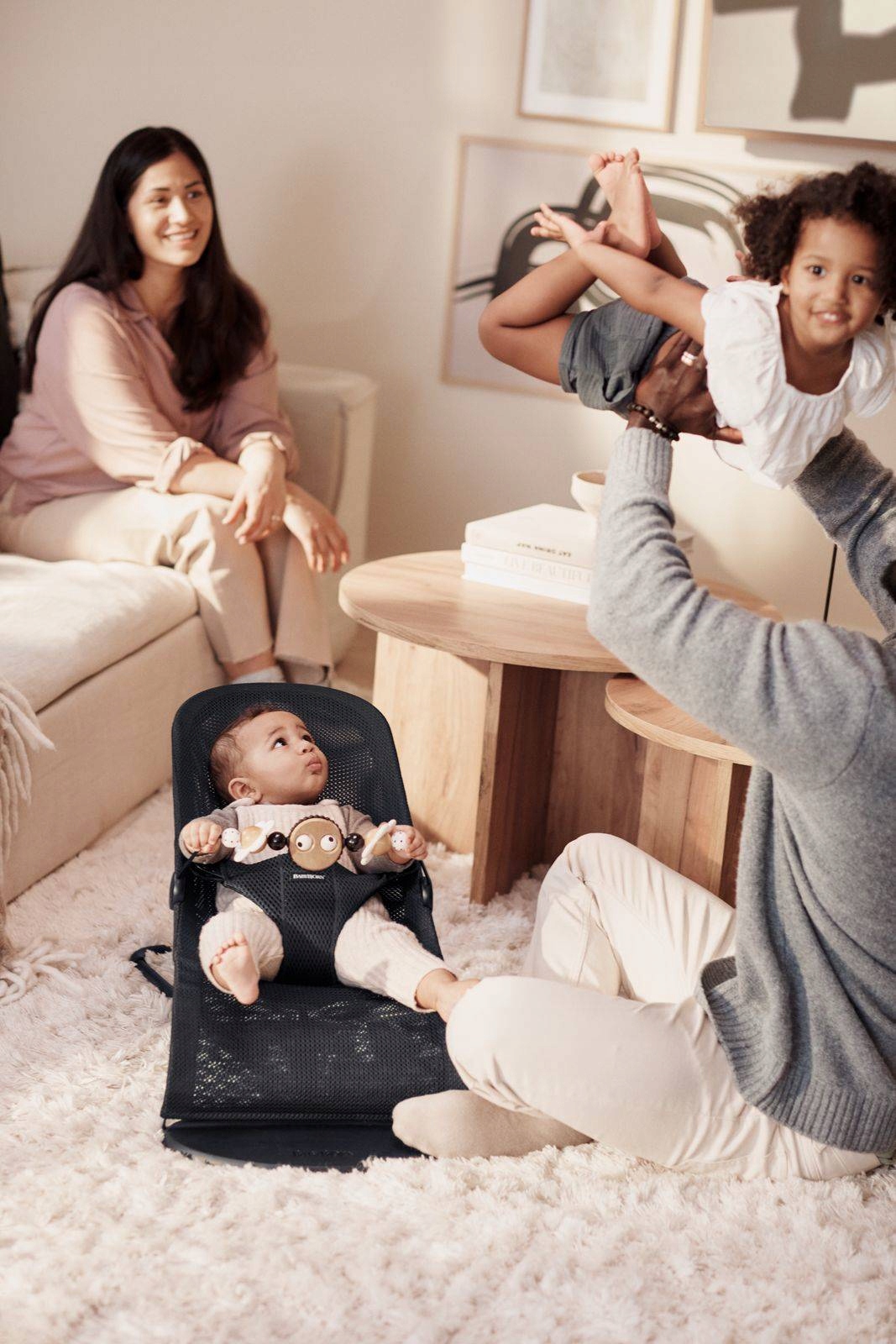 BABYBJORN Googly Eyes zabawka do leżaczka black wh Model Zabawka Googly Eyes BW