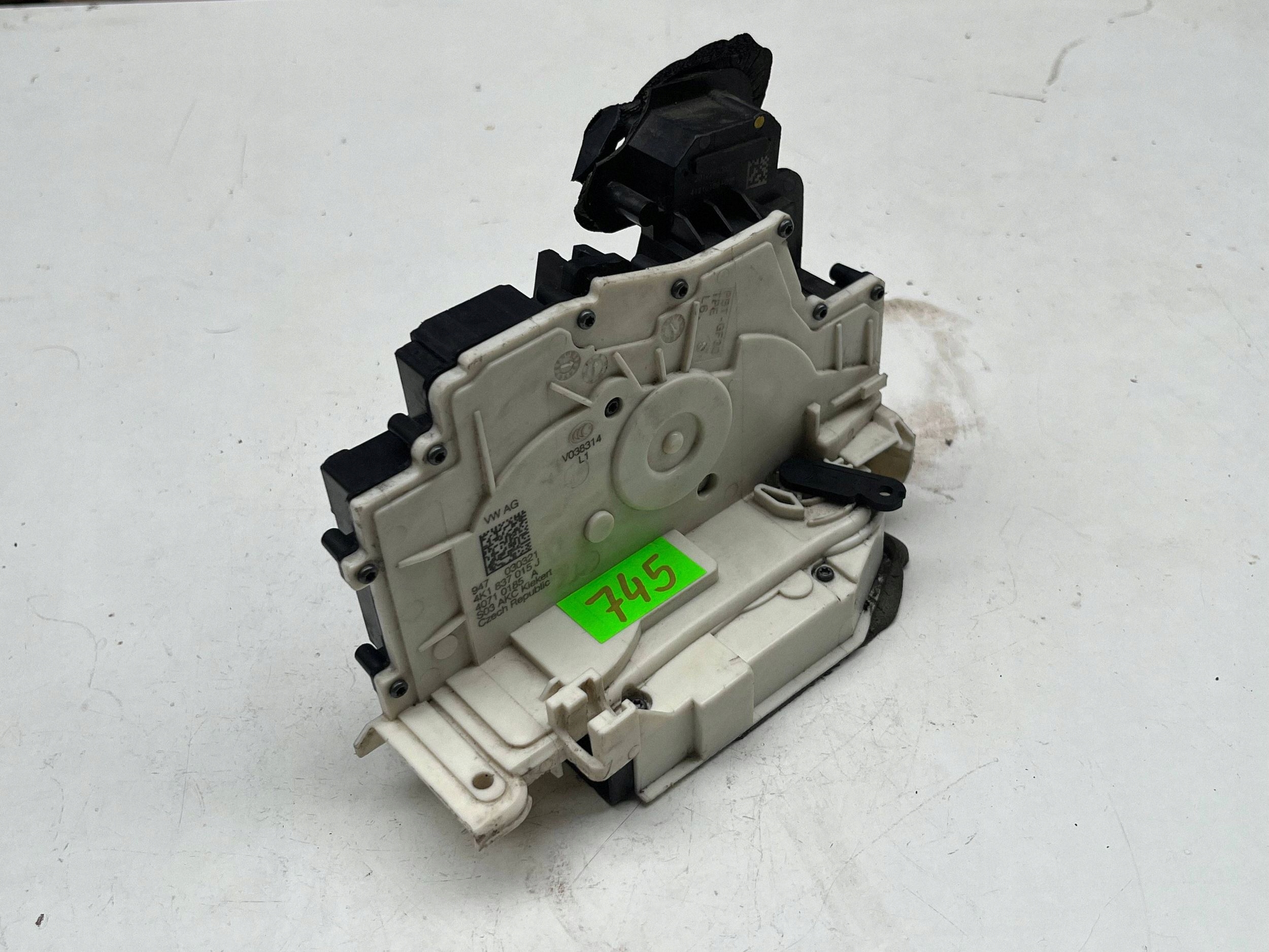 AUDI A6 C8 lock door left front 4K1837015J @M