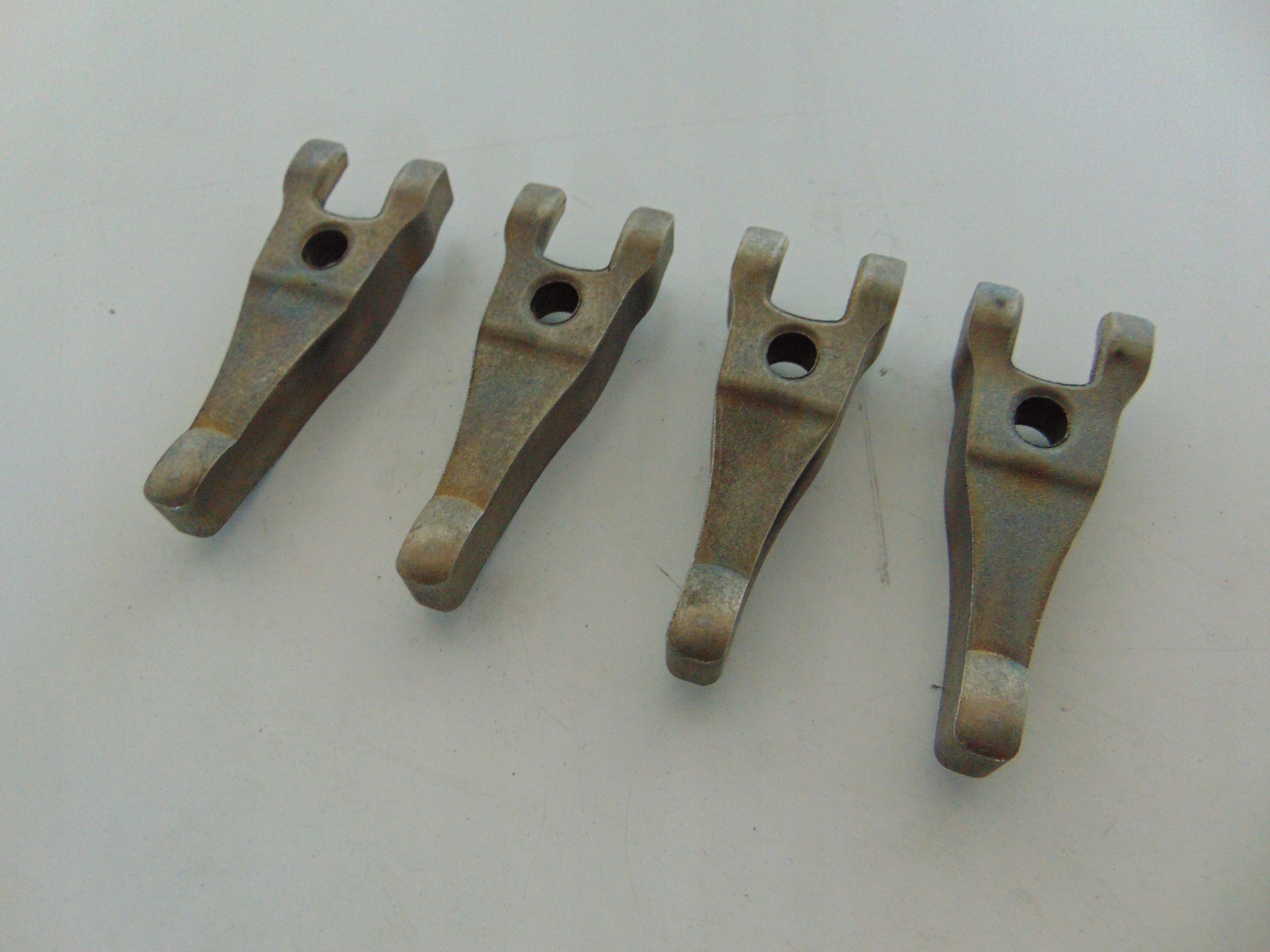 ŁAPKA MOCOWANIE WTRYSKU CITROEN PEUGEOT 2.0 HDI Numer katalogowy części ŁAPKA MOCOWANIE WTRYSKU CITROEN PEUGEOT 2.0 HDI