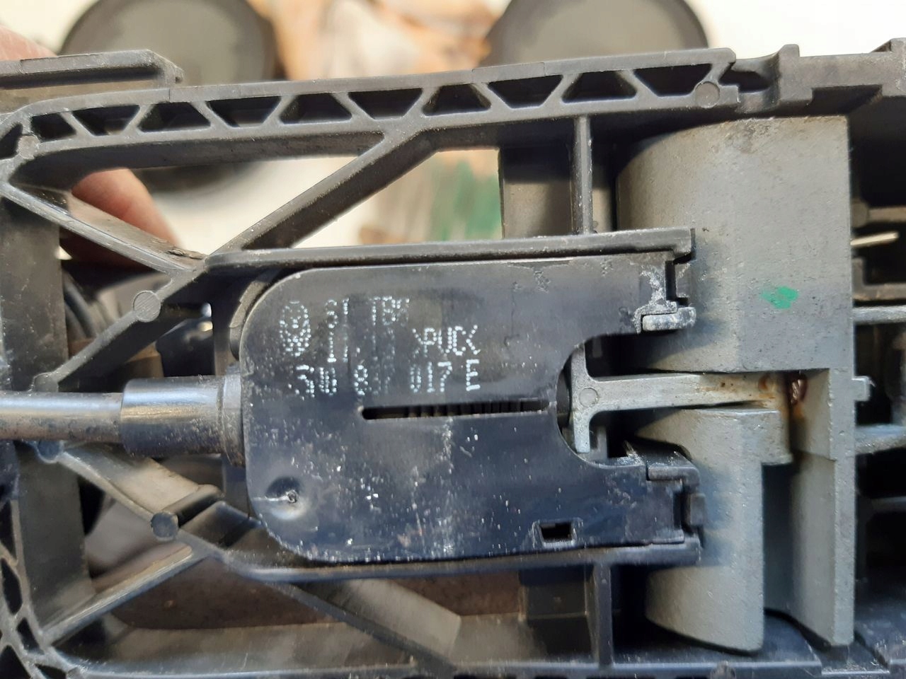 handle rear part rear left LC9X VW Golf VII 1,4 TSI