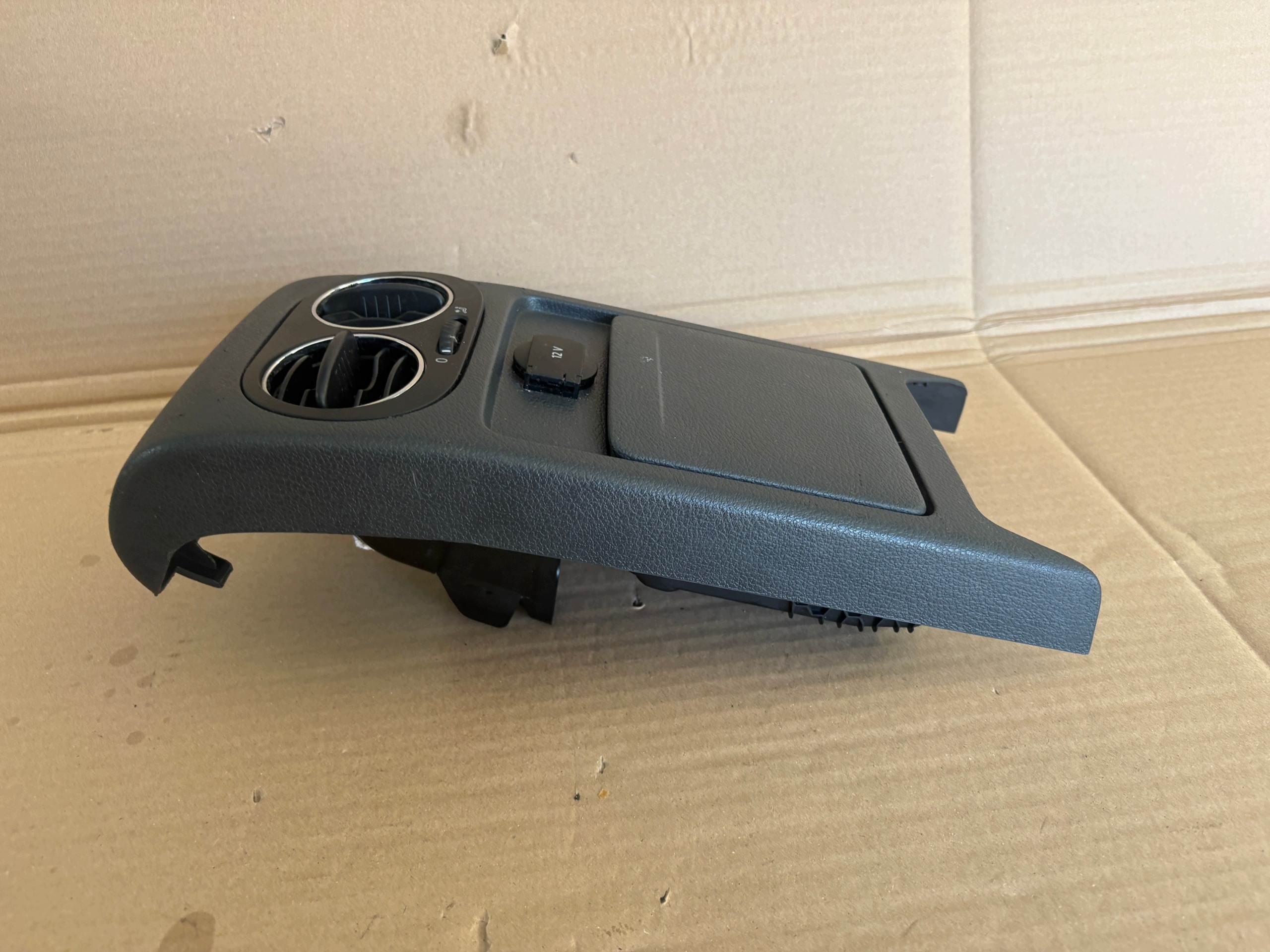VW GOLF plus bracket for KUBKI KRATKI 5M0863289A