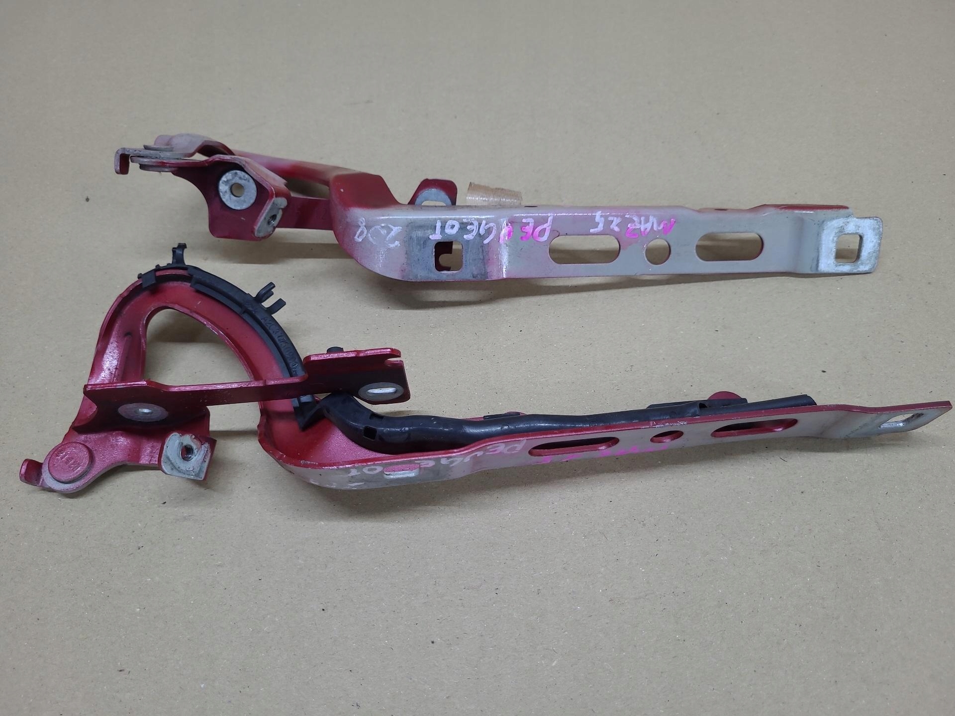 hinge bonnets Peugeot 208 2013 728640C03