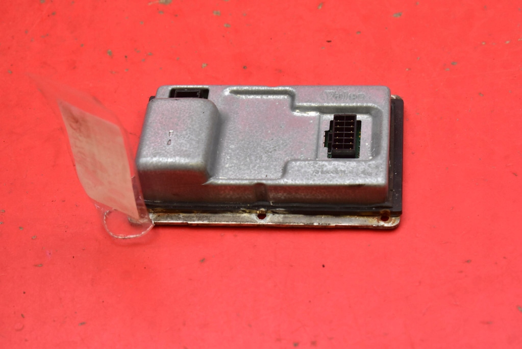 Конвертер Ксенон правая valeo 89030460 PORSCHE Cayenne 1 и 7L