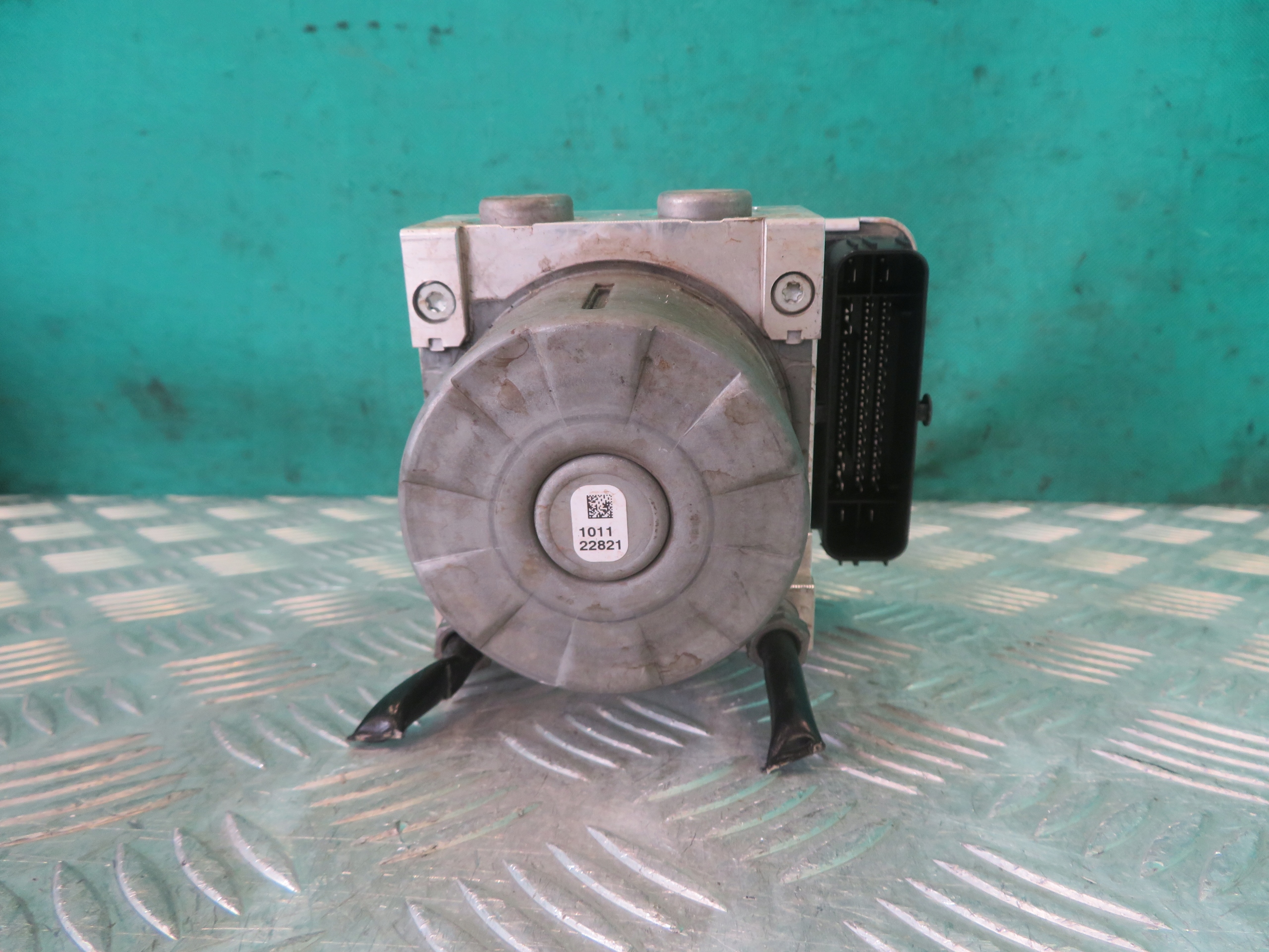 pump control unit ABS RENAULT TRAFIC 23R 476608516R
