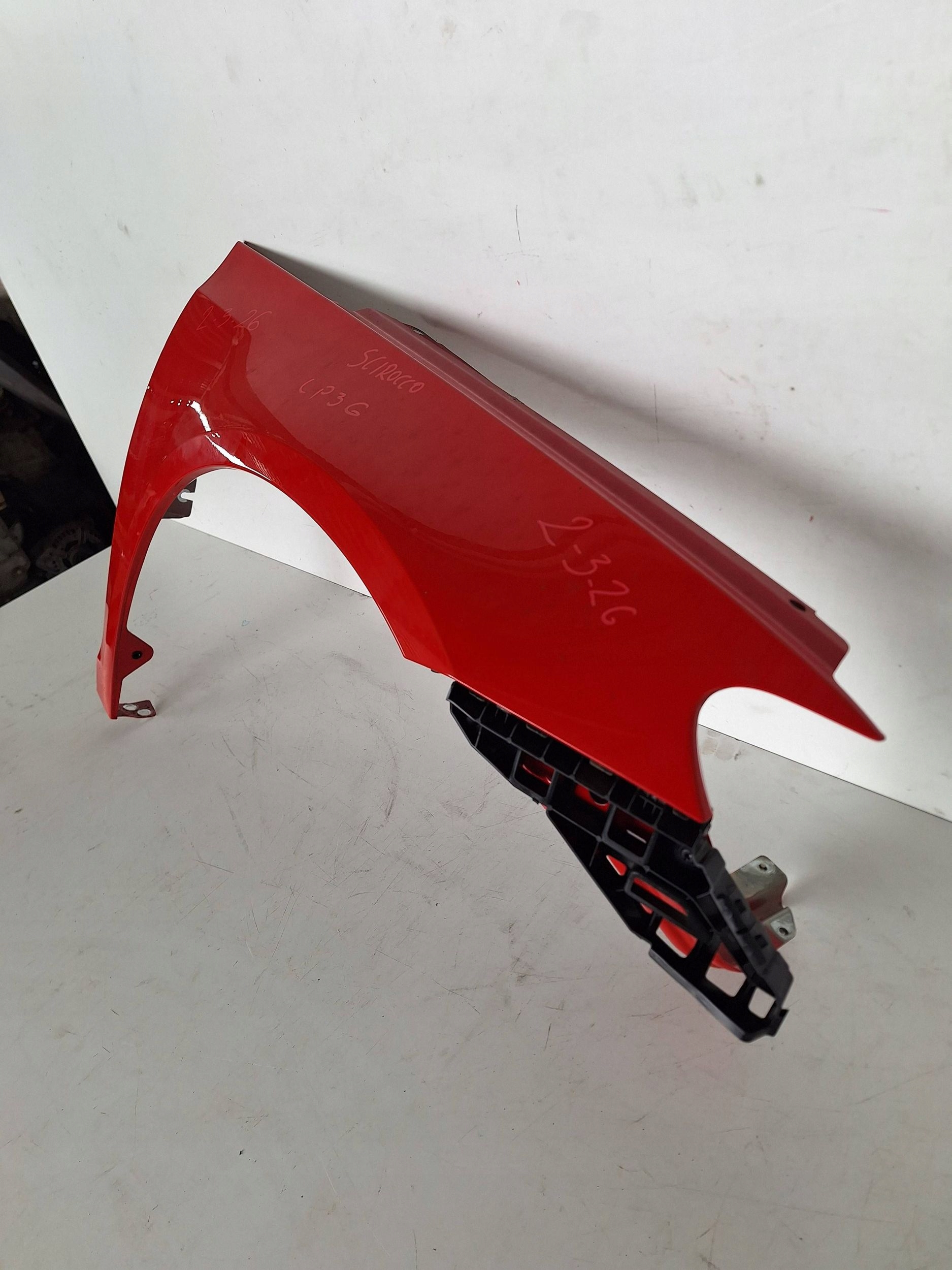 VOLKSWAGEN SCIROCCO 1K8 LIFT 13-17 parafango Destra