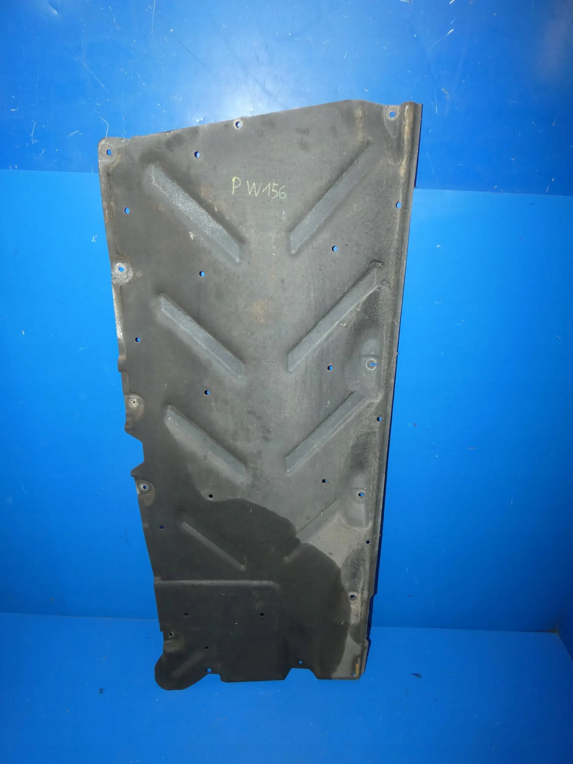 MERCEDES GLA W156 cover chassis right lower