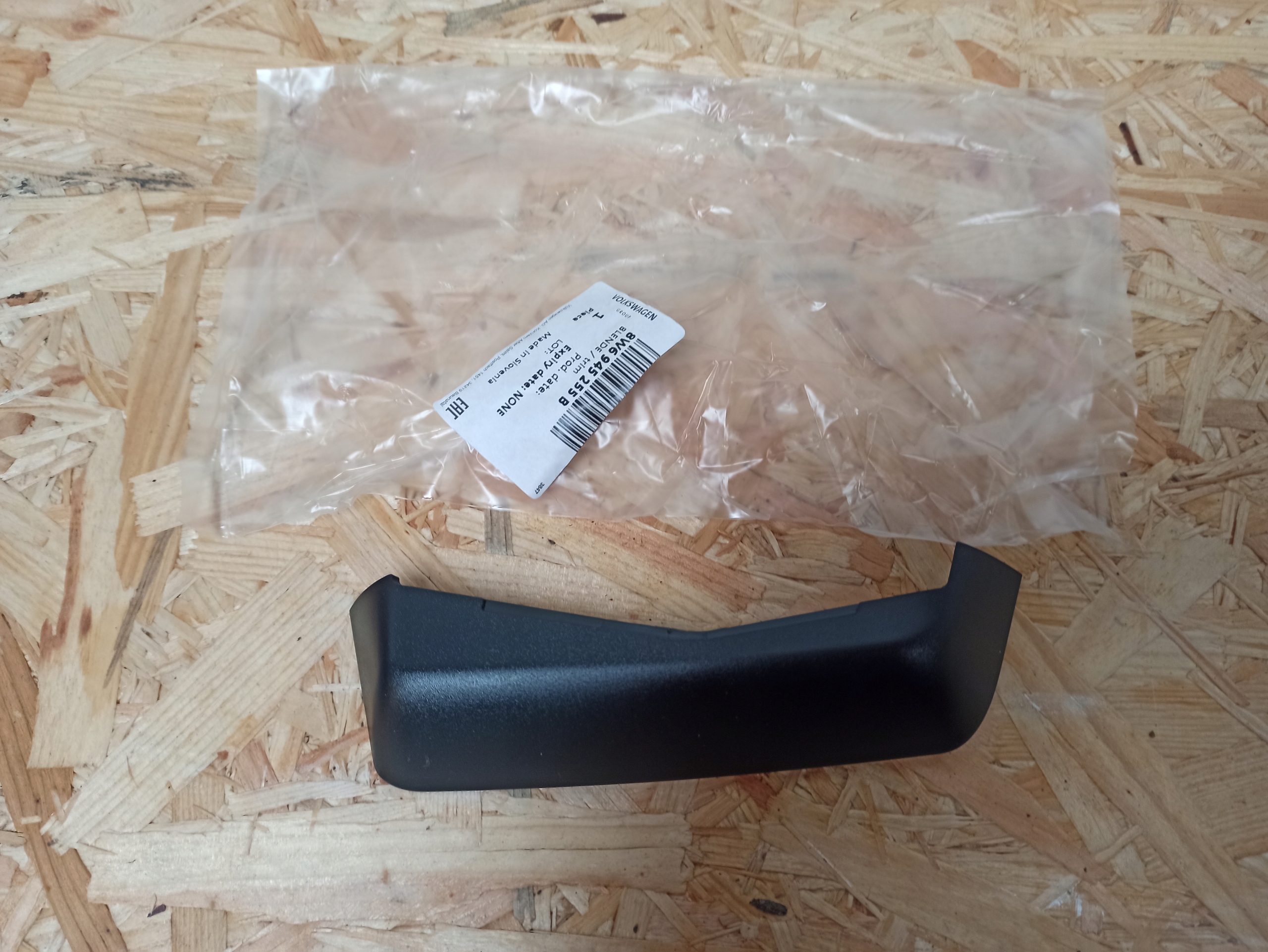 OSŁONA ZAŚLEPKA LAMPY TYŁ LEWA AUDI A5 8W6 OE 8W6945255B