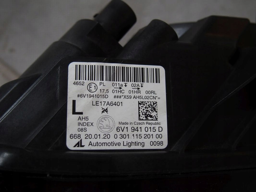 Skoda Fabia 3 III FL 17r Reflektor left light left 2017 Lift