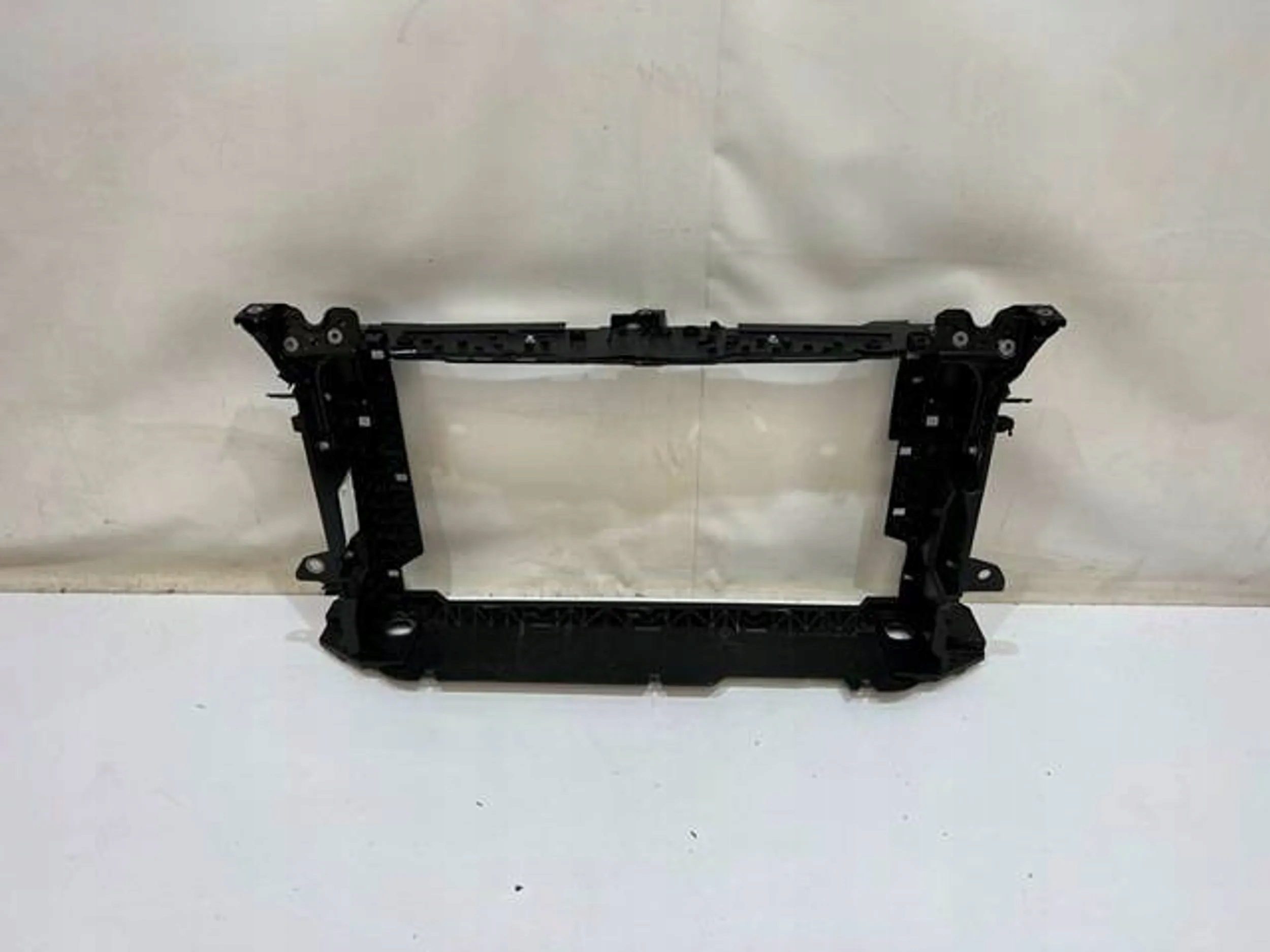 PAS PRZEDNI WZMOCNIENIE AUDI A1 82A 2018-