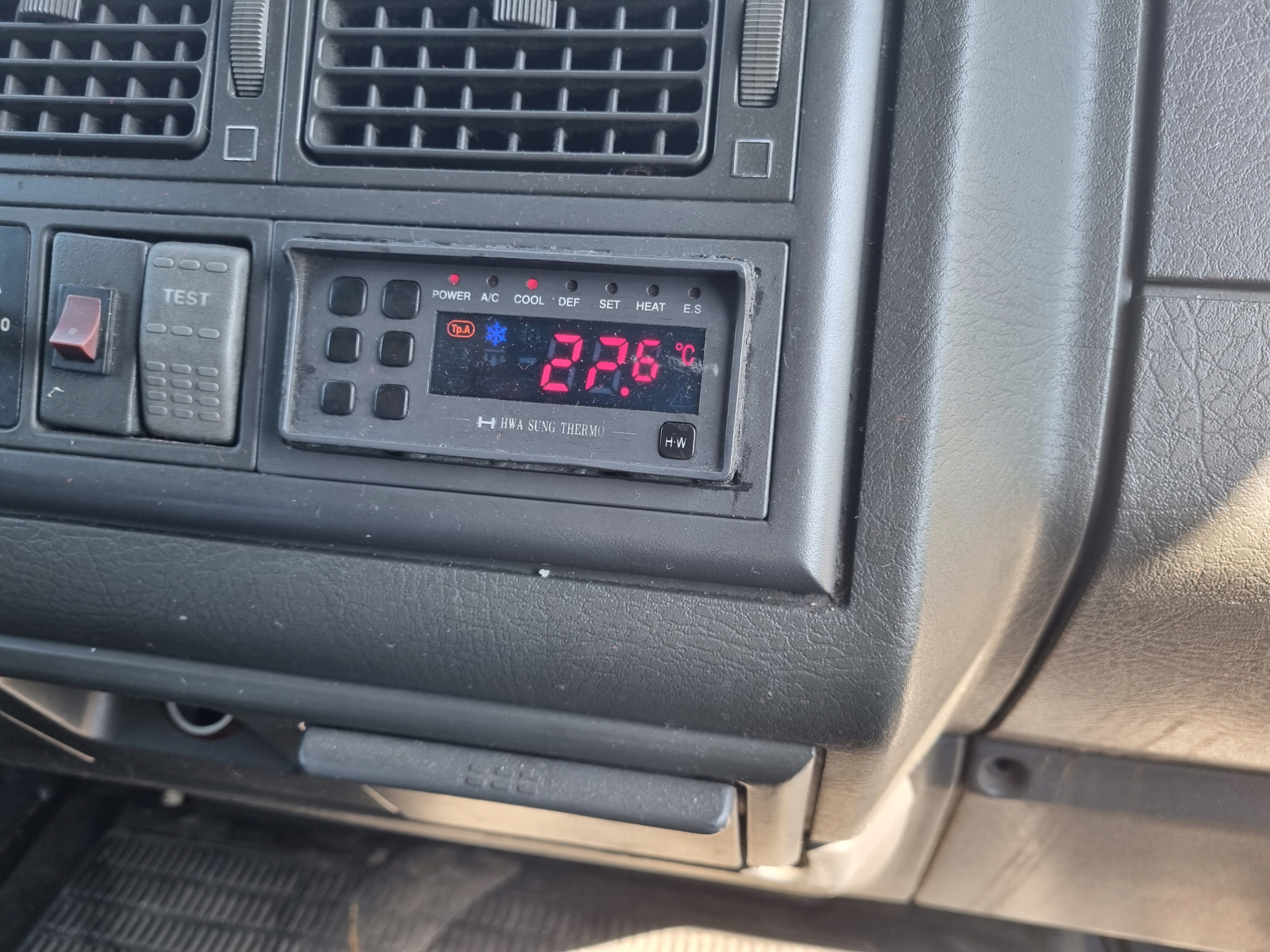 AGREGAT CHŁODNICZY GRZANIE HWASUNG THERMO HT-100II Typ samochodu Samochody ciężarowe