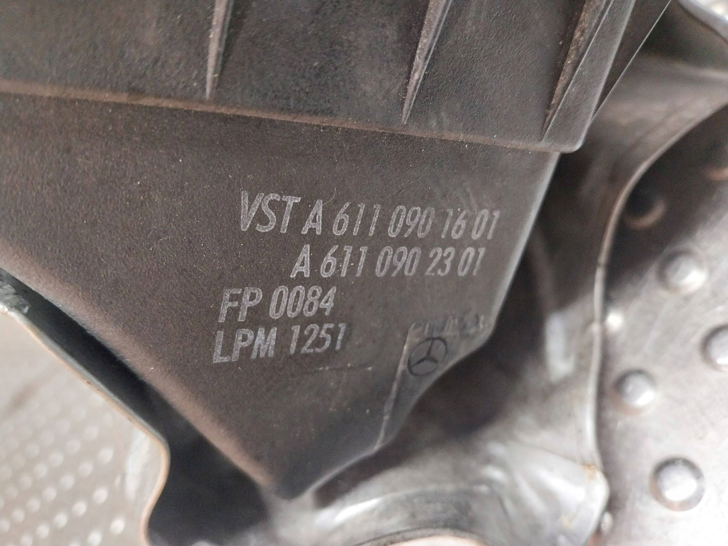 Gehäuse filter luft A6110901601 MERCEDES W203 ML W163 2.2CDI