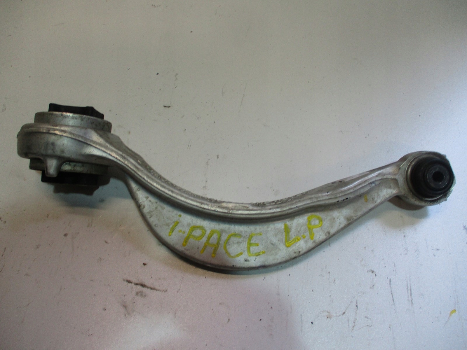Querlenker JAGUAR und PACE J9D3-3C257 links