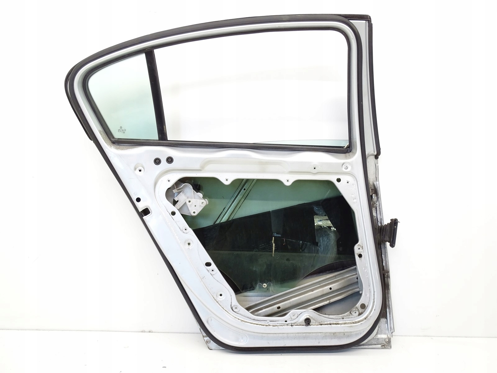 door left rear part rear. VW PASSAT B7 sedan LA7W