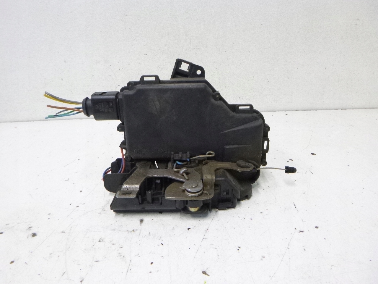 lock door rear part left Skoda Octavia 2004r.