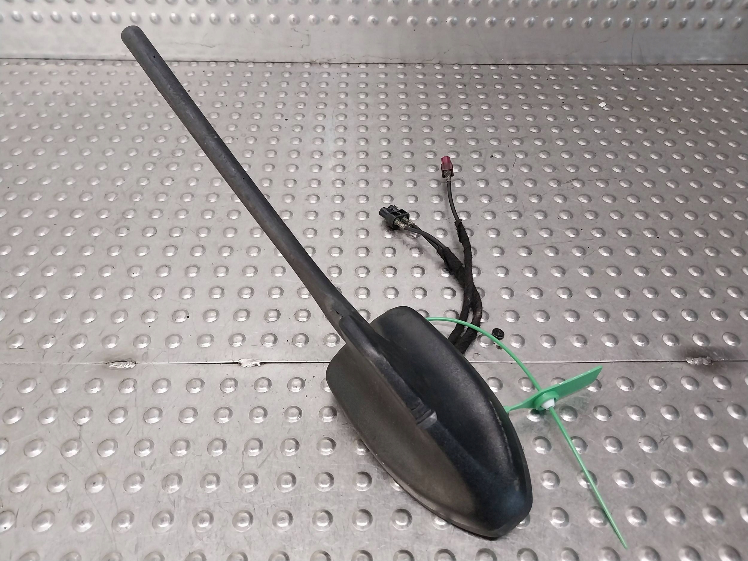 ANTENA dach GPS L1TT-19G461-DD FORD PUMA MK2 19