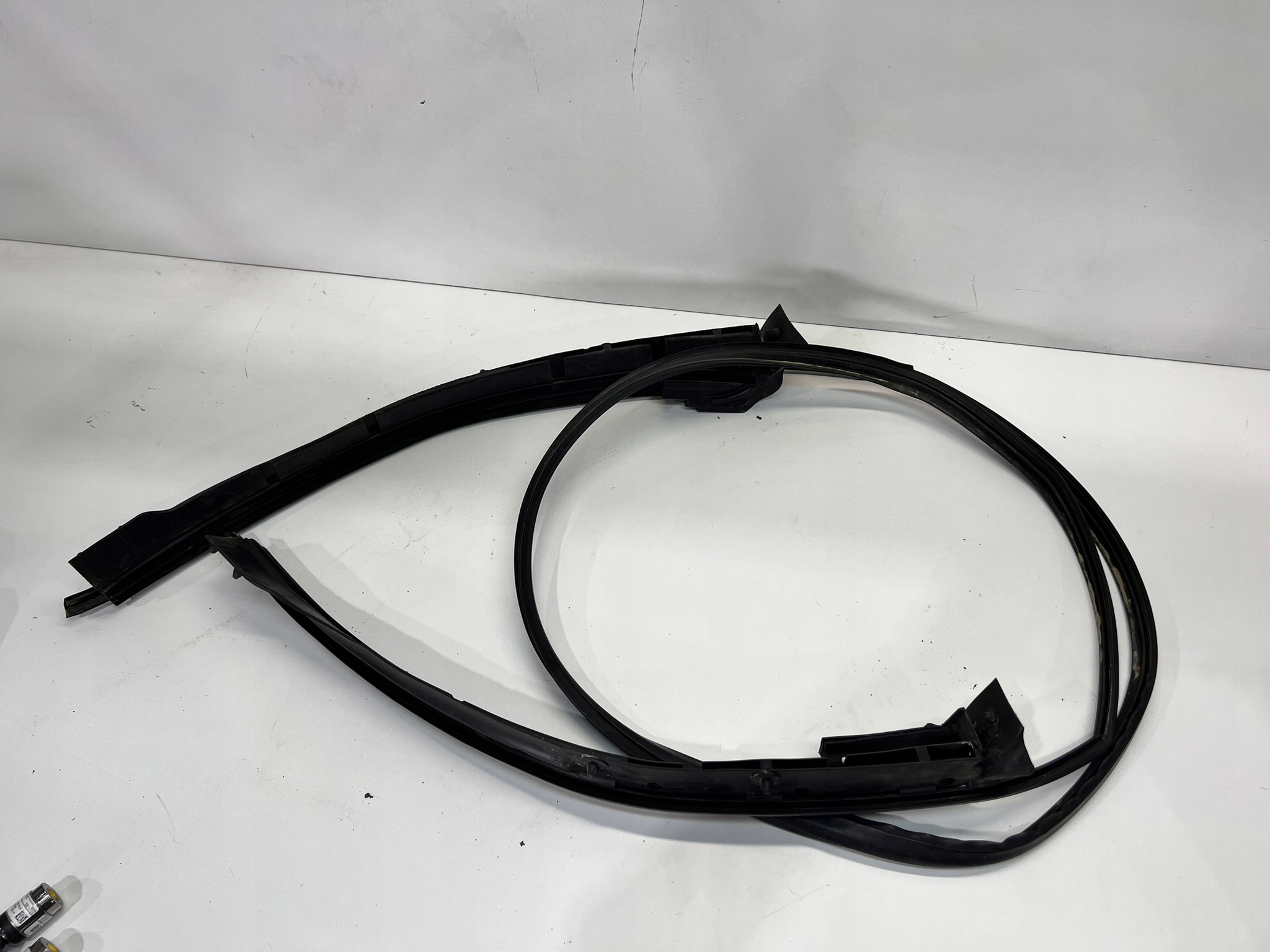 gasket windows AUDI A3 CABRIO 8P7839477B