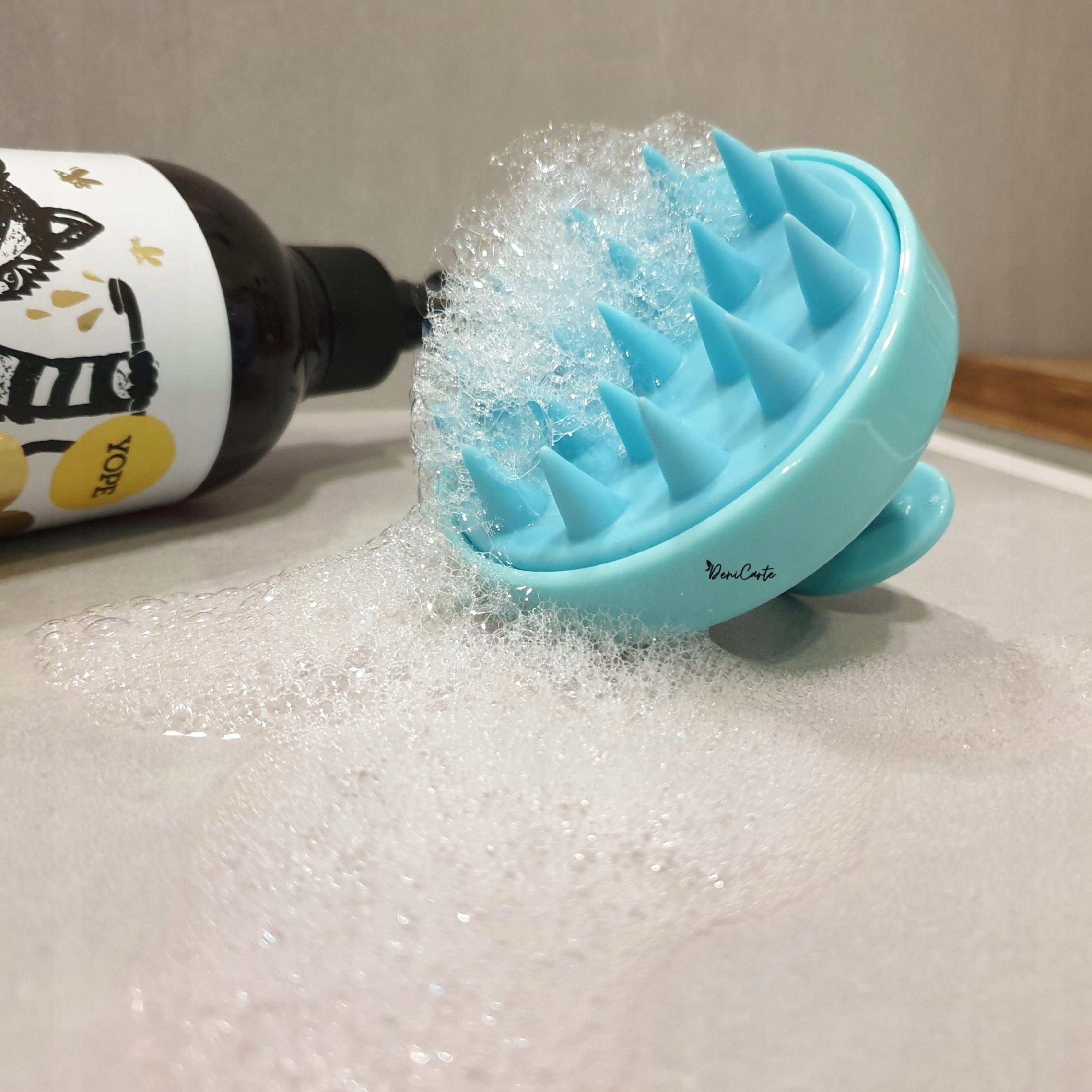 SZCZOTKA MASAŻER DO MYCIA WŁOSÓW GŁOWY Kolor dominujący odcienie niebieskiego