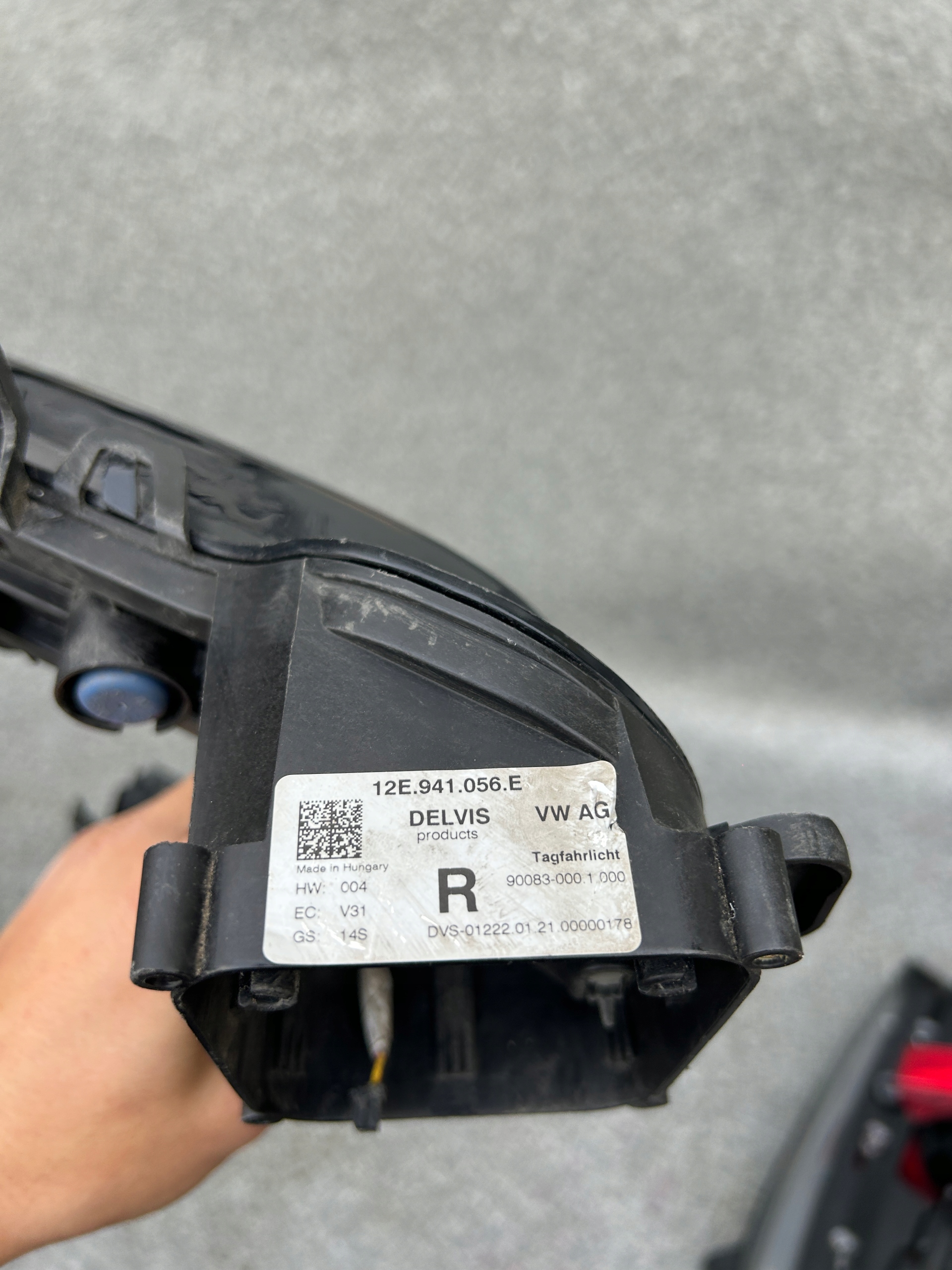 ГАЛОГЕН led правый в бампер перед vw e UP 12E941056E