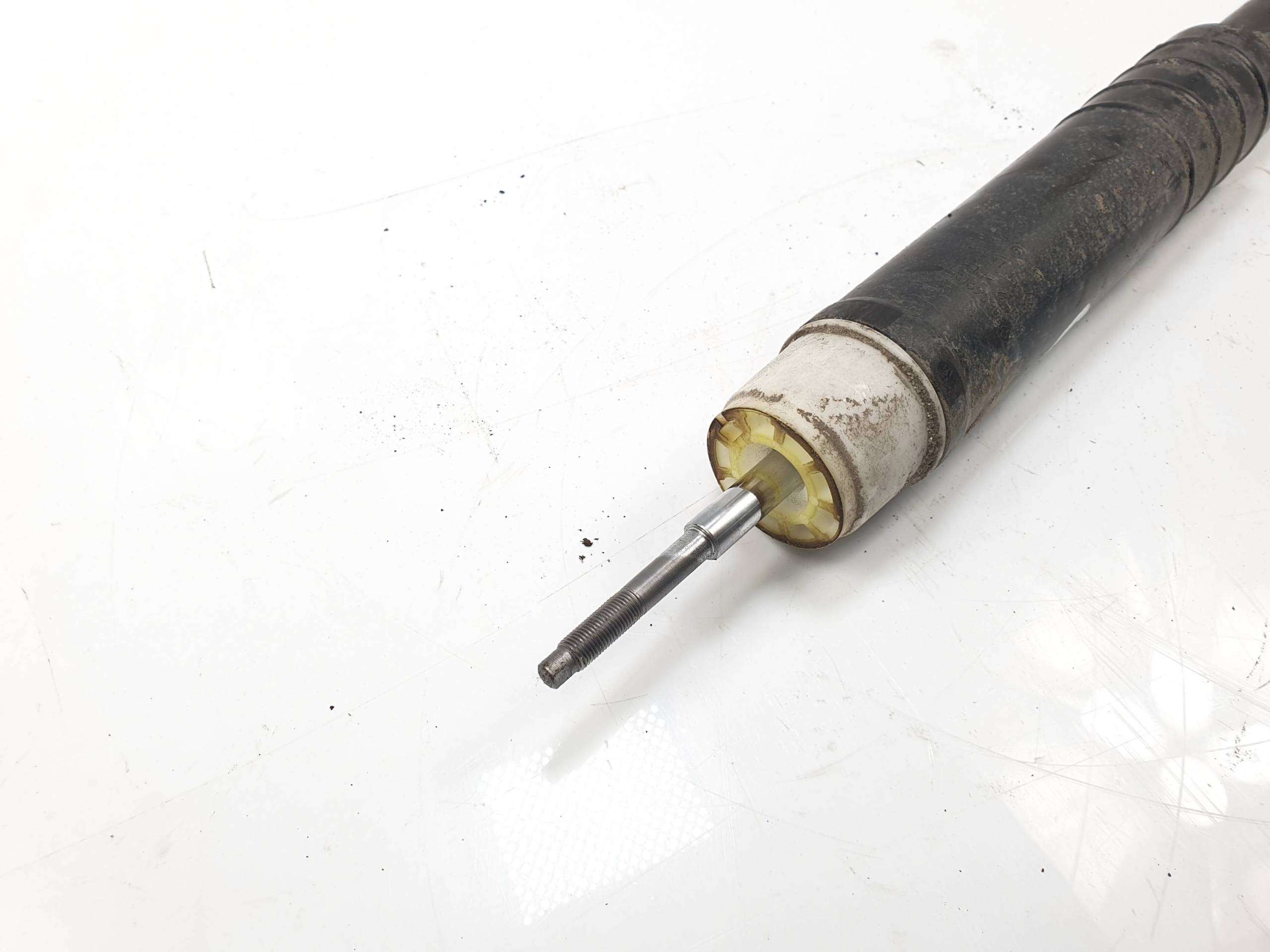 shock absorber right rear part 562107338R RENAULT CAPTUR and