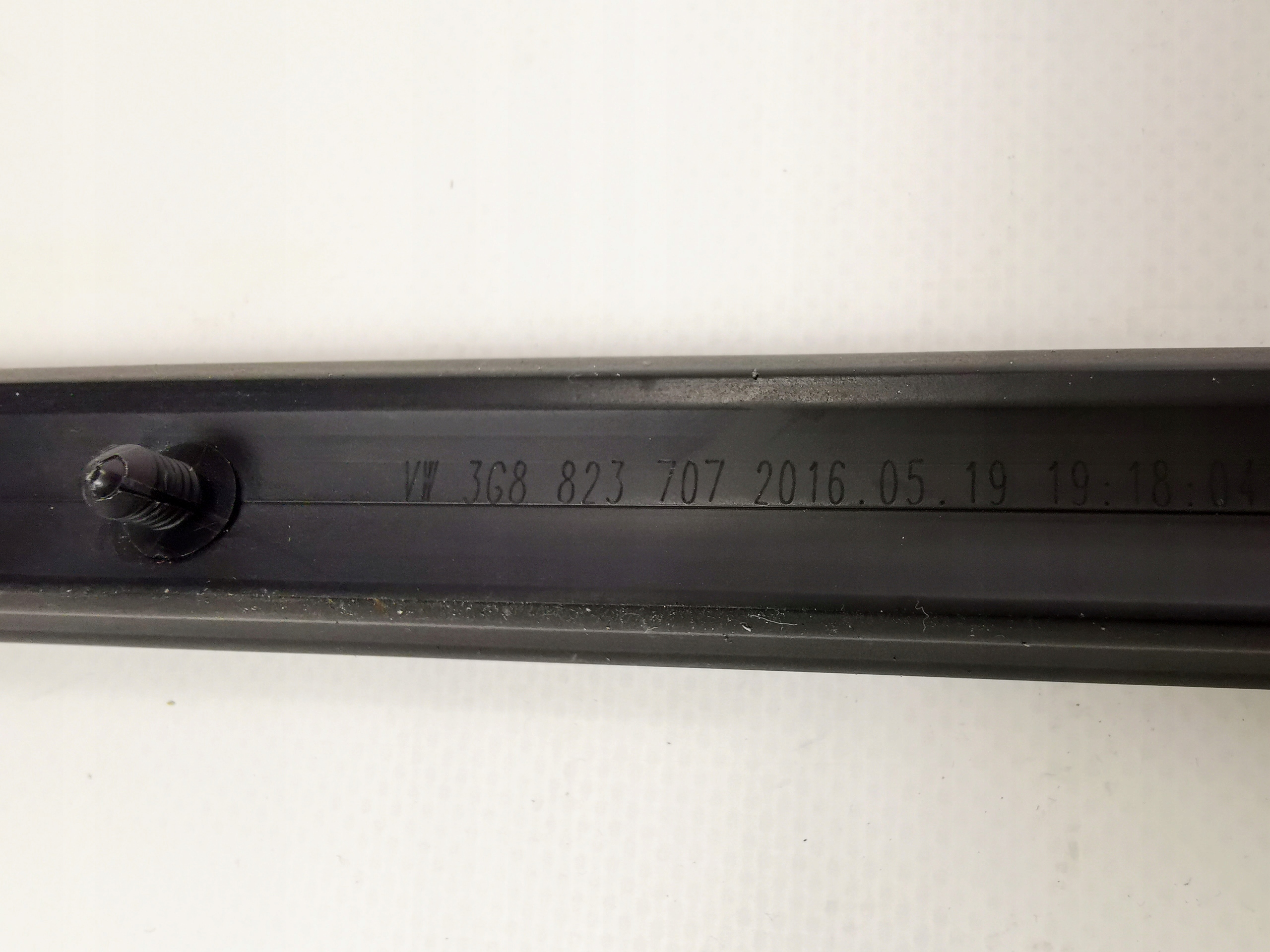 USZCZELKA MASKI VW ARTEON 3G8823707 Numer katalogowy części 3G8823707