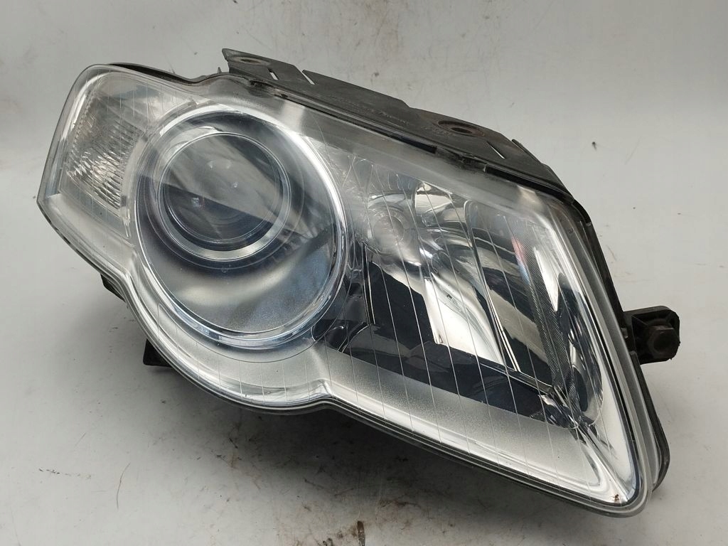 VW Passat B6 light right front front
