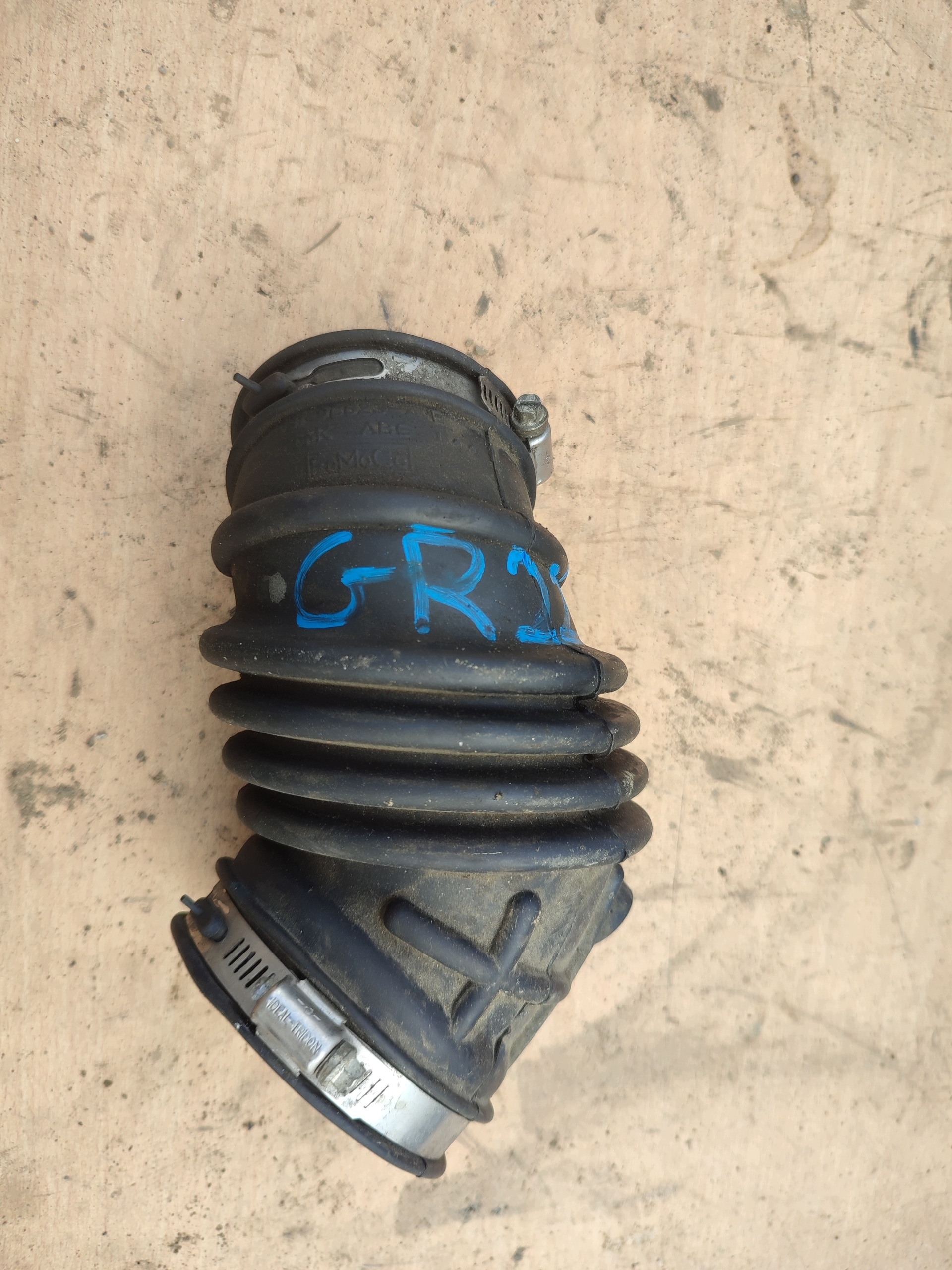 pipe wiring of a filter, Ford 8V61-9C623-AE
