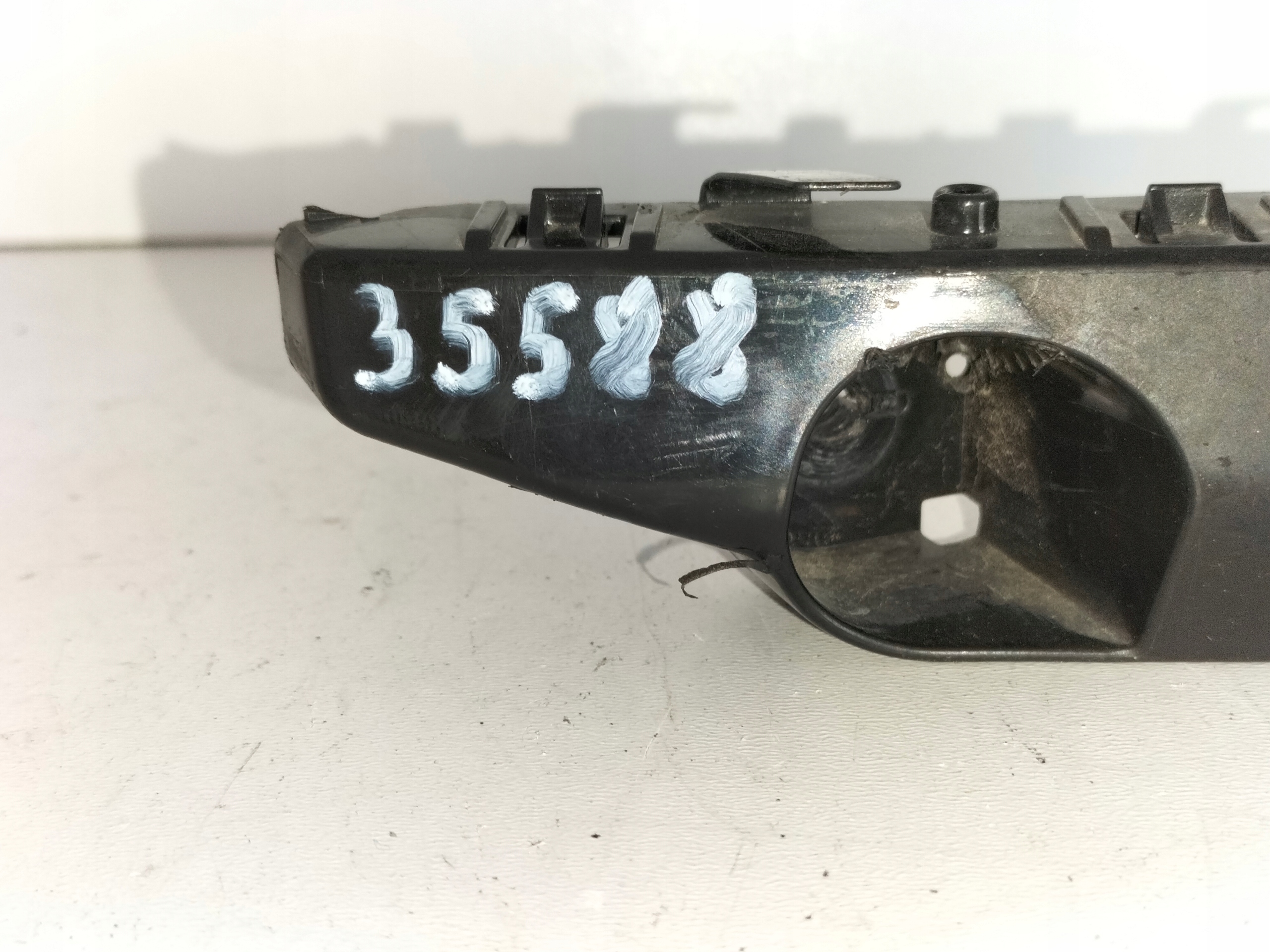 support holder of a bumper front left NISSAN PULSAR 14
