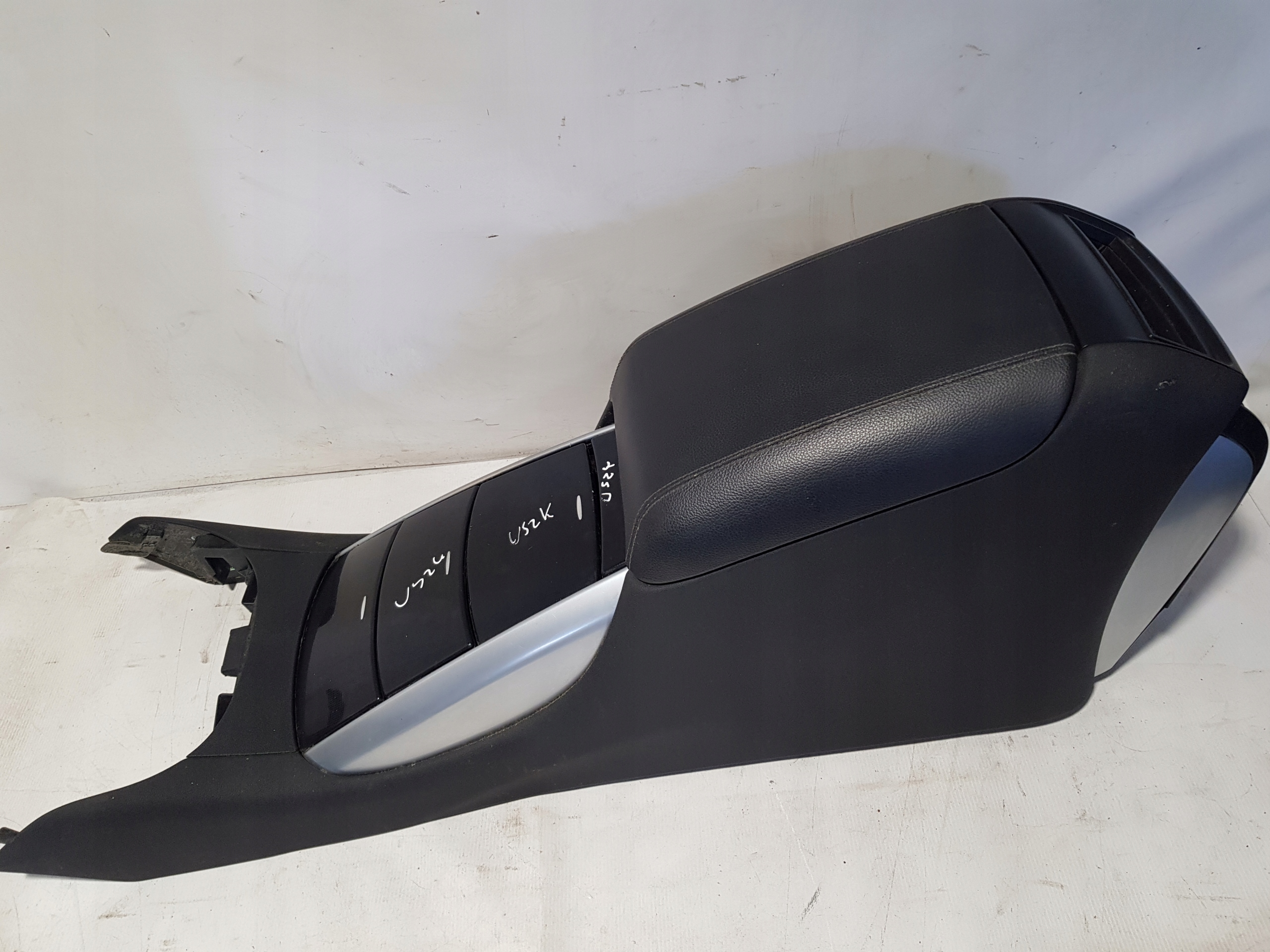 armrest MERCEDES W251 TUNEL