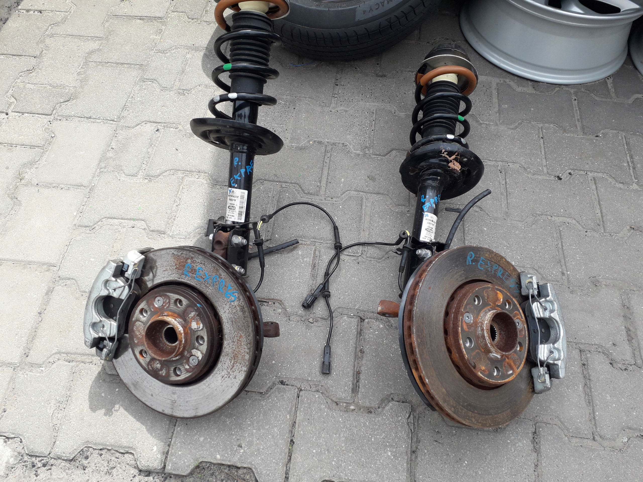 стойка правая поворотный кулак, цапфа EXPRESS 21-