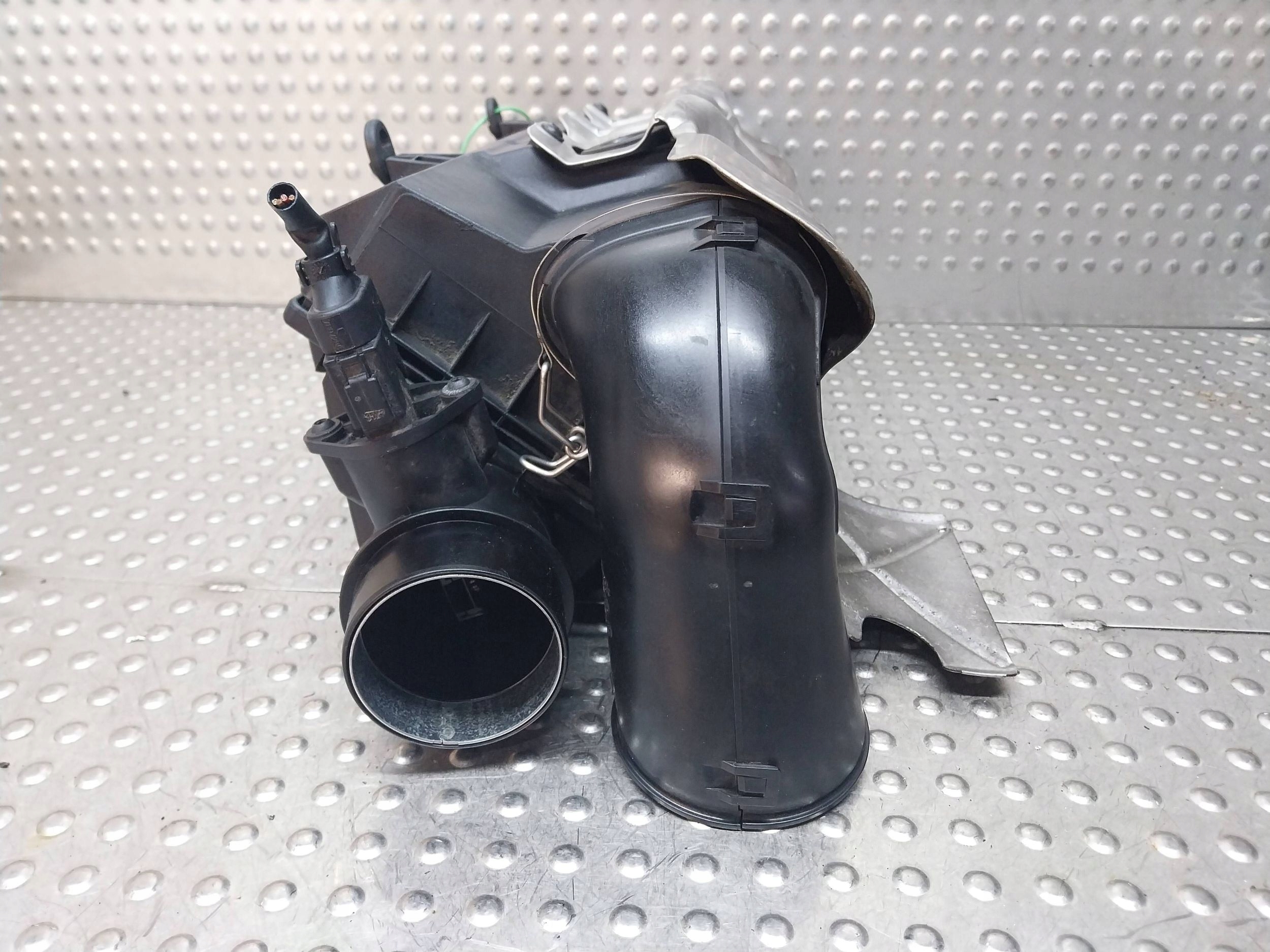 Gehäuse filter luft A6120900901 MERCEDES ML W163 2.2CDI